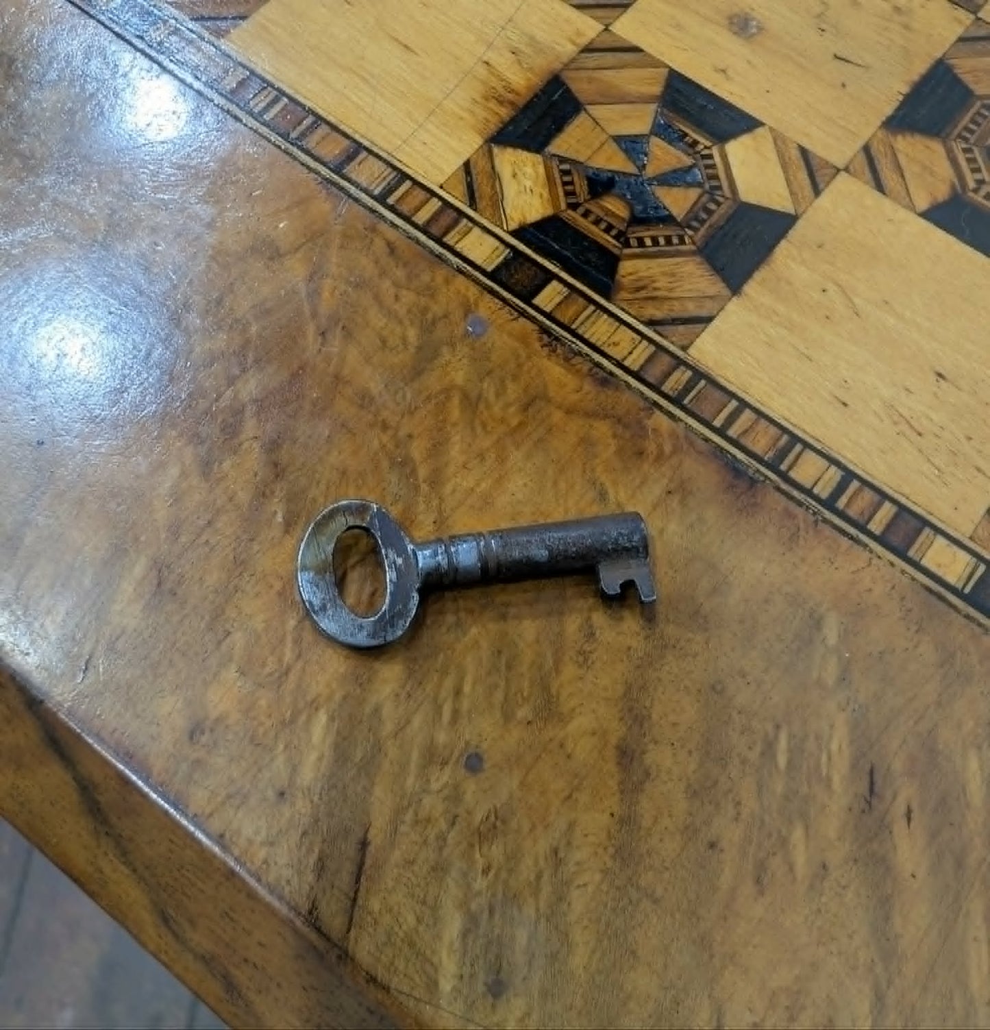 Vintage Side Table / Jewelery and Hobby Storage