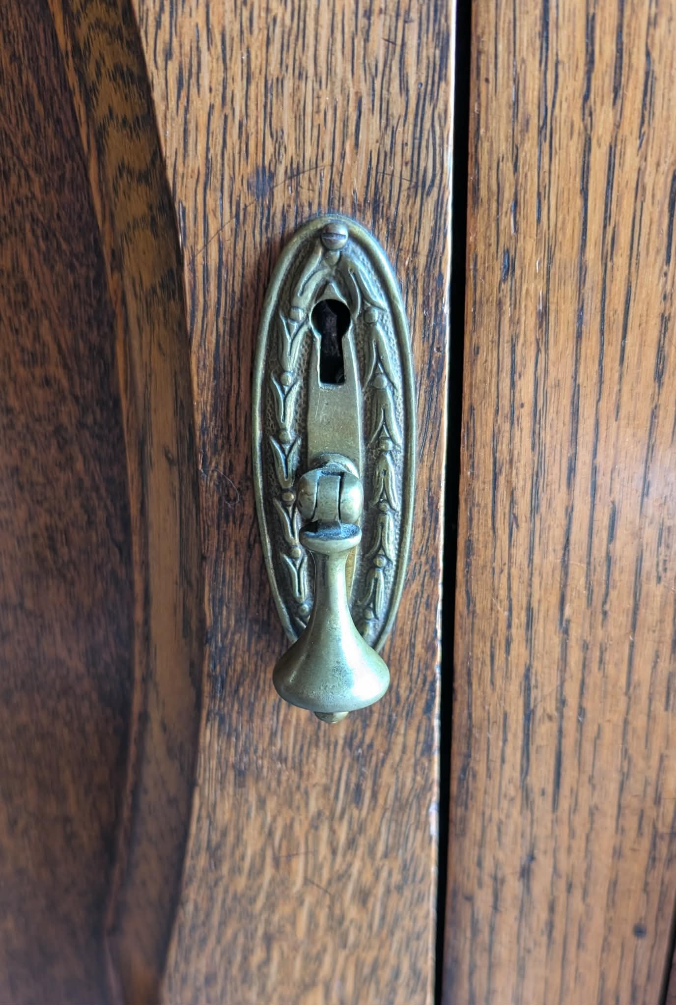Vintage Oak Dresser / Brass Handles / 3 Drawers / 2 Cabinets