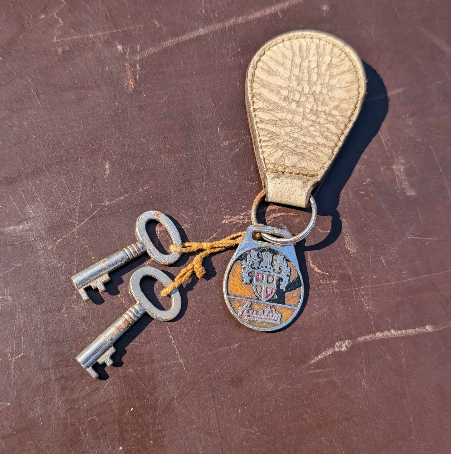 1920s Leather Klip-It Suitcase with Keys