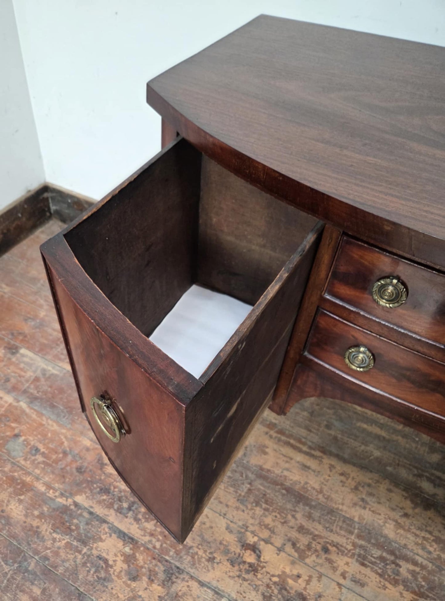 Antique Georgian Mahogany Sideboard with Brass Ring Handles