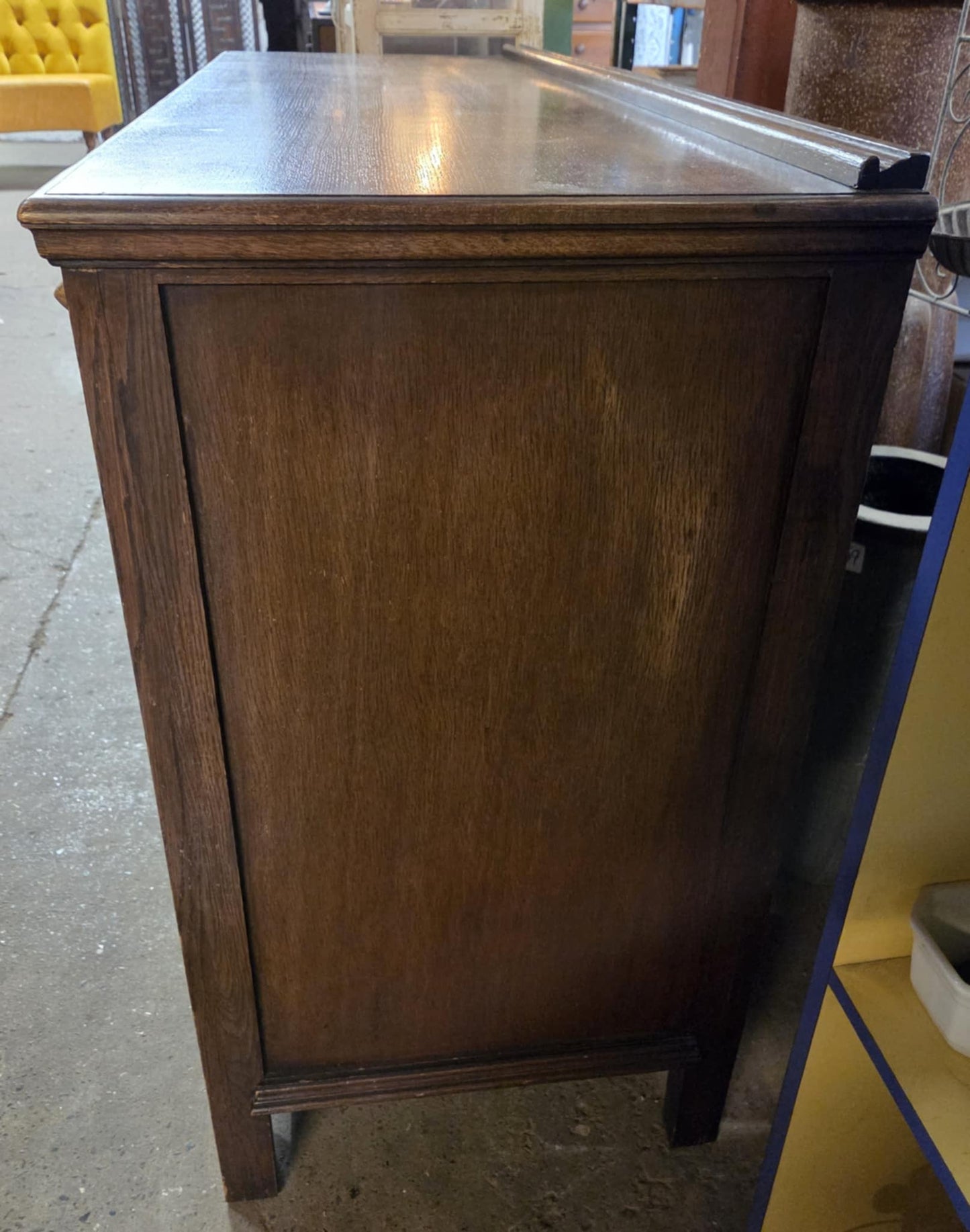 Vintage Style Engraved Wooden Storage Unit with Double Cabinet and Drawers