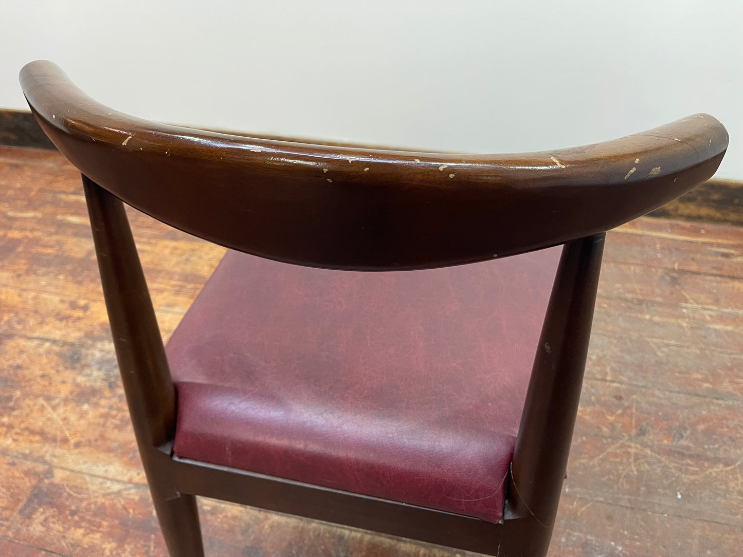 8 stylish retro-style dining chairs dark wood for pub / bar / cafe / restaurant