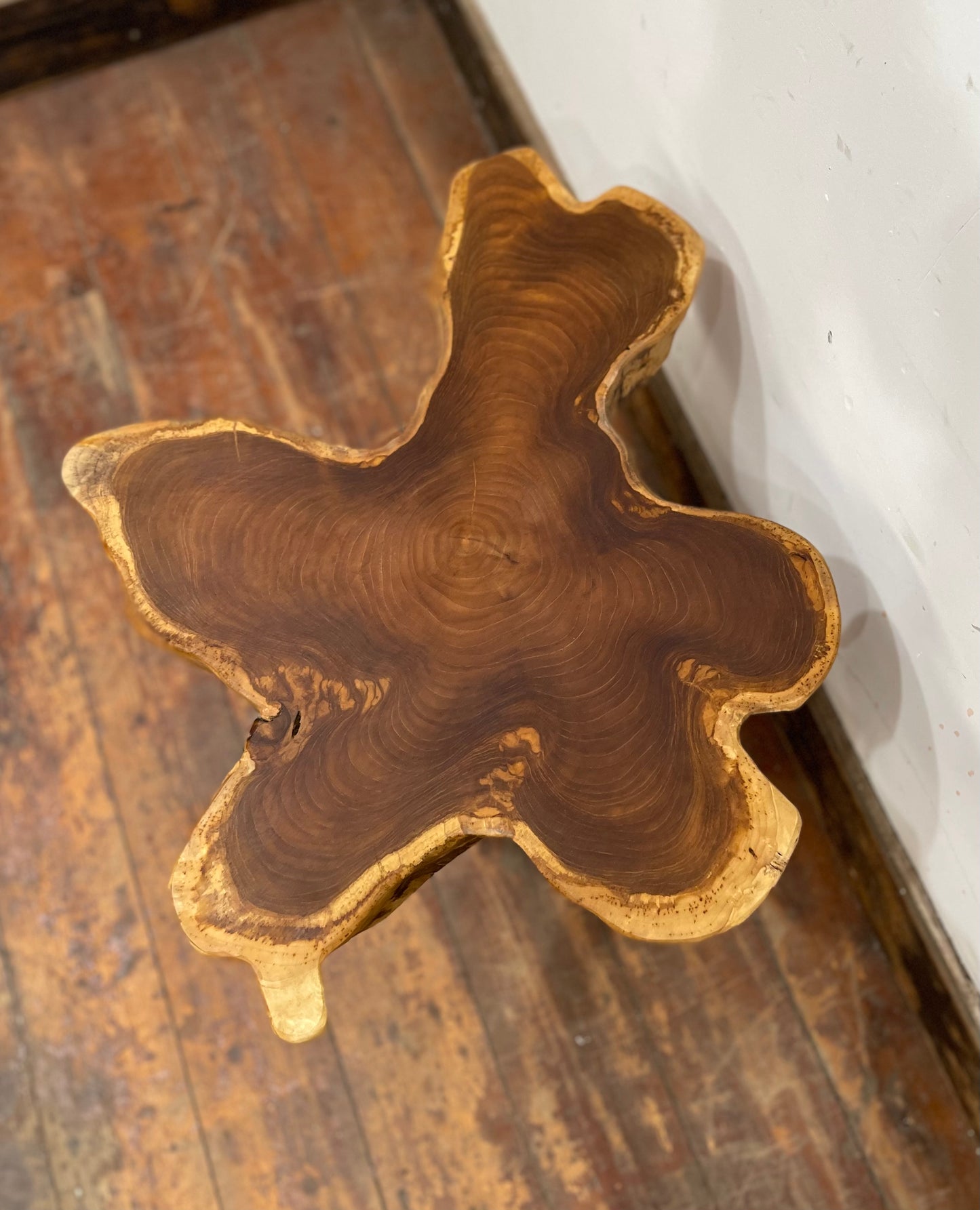 Root wood side table with metal legs (1 of 2)