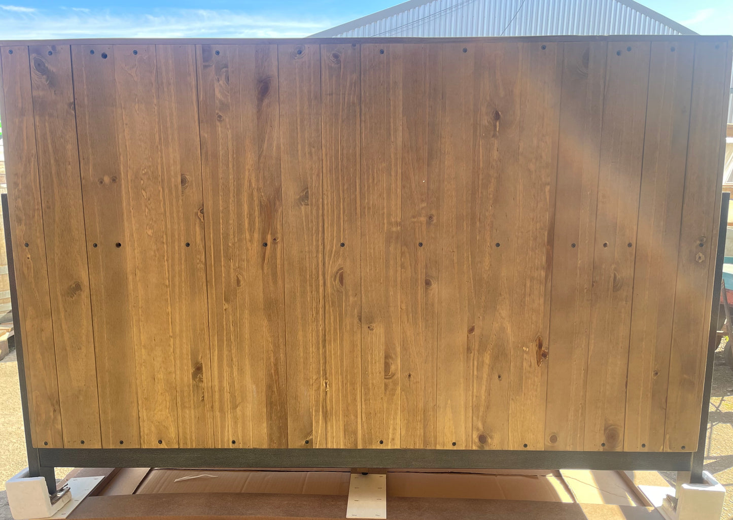 Large modern chest of drawers feat. 9 drawers