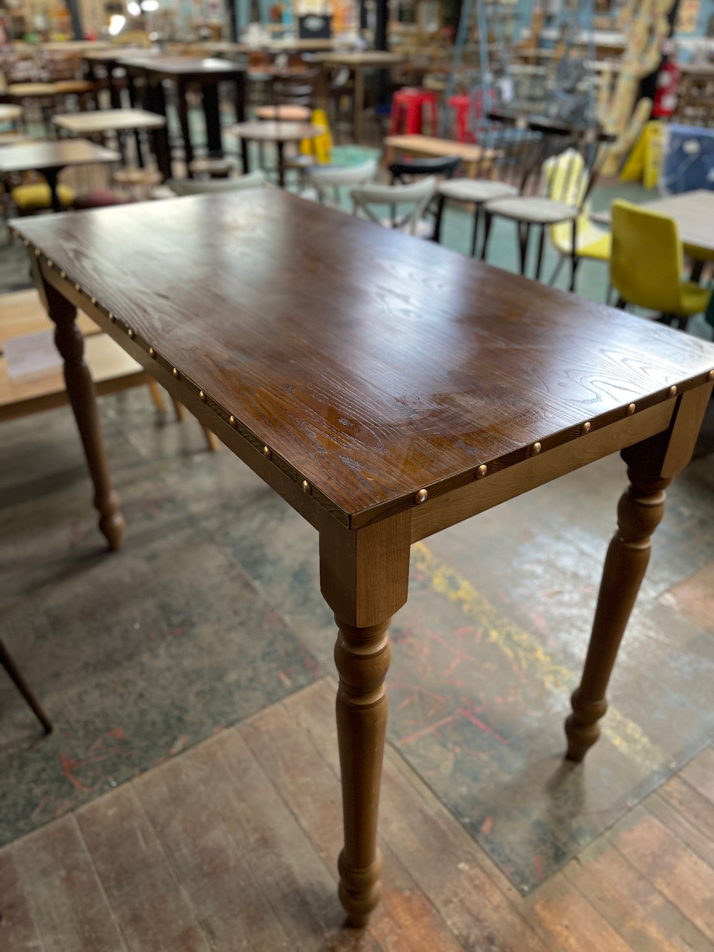 OFFER! Rectangular poseur with 6 retro style wooden bar stools
