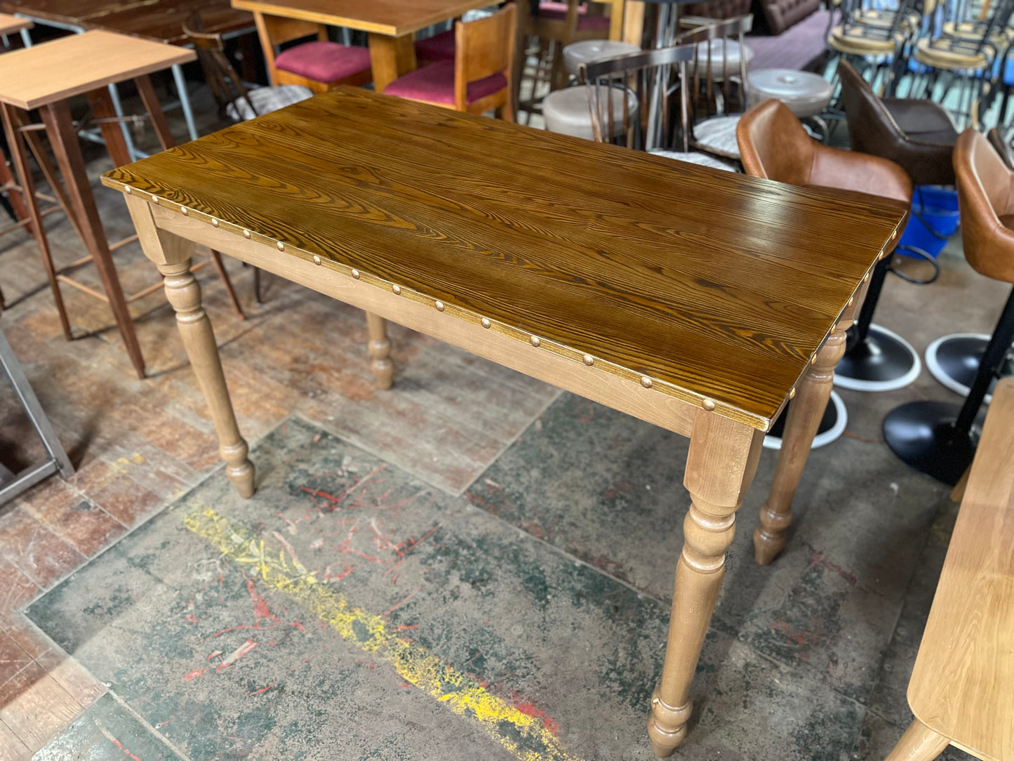 OFFER! Rectangular poseur with 6 retro style wooden bar stools