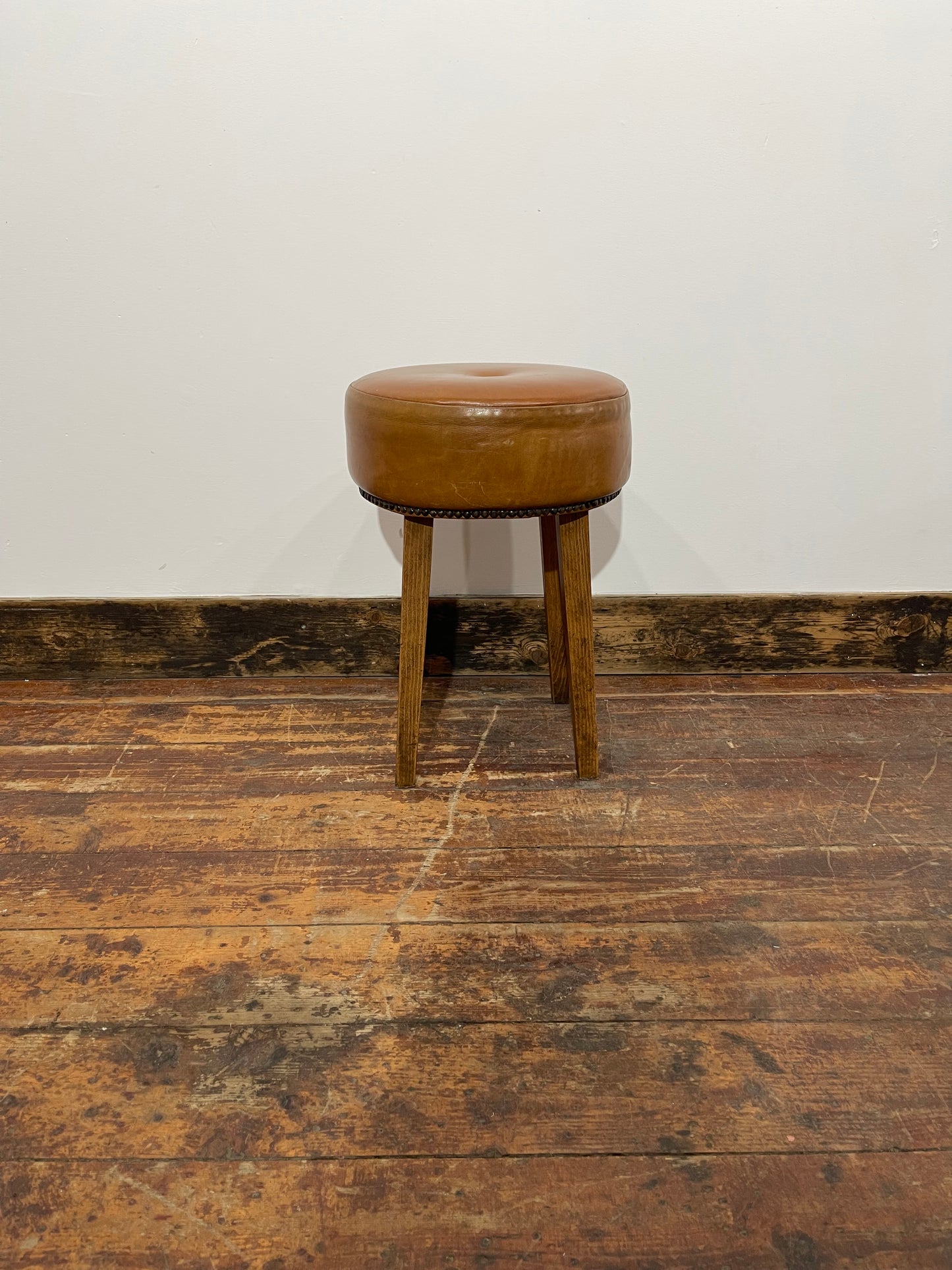 Set of 4 Genuine Leather Stools – Tan Brown Wooden Legs