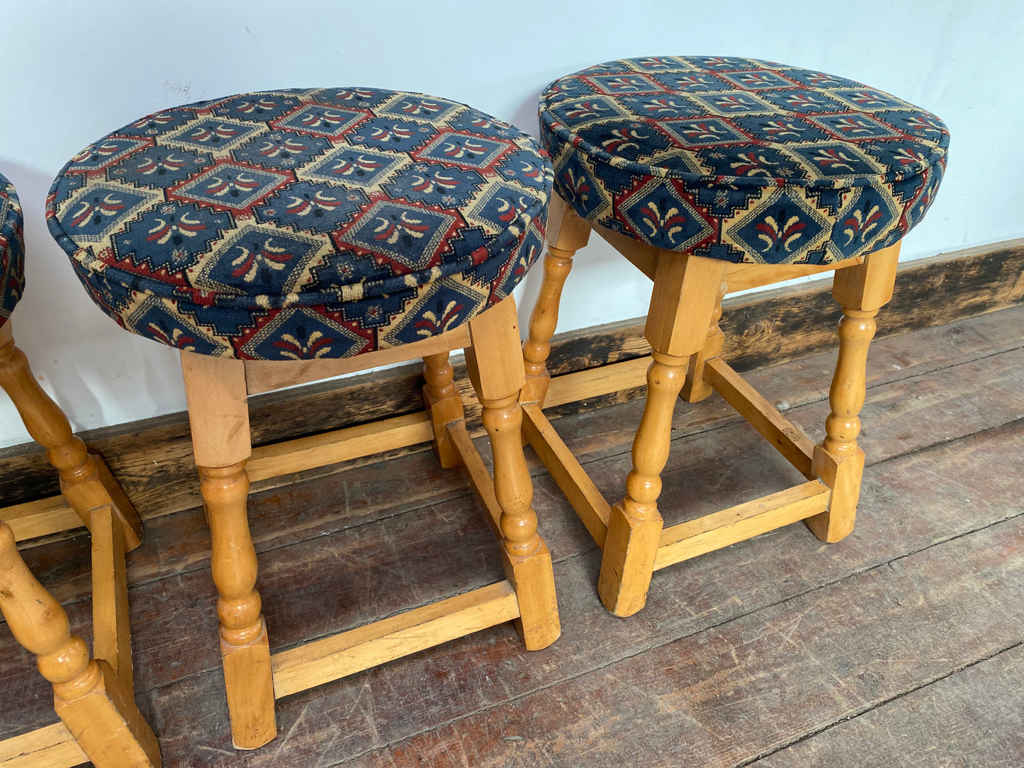 5 x low pub stools