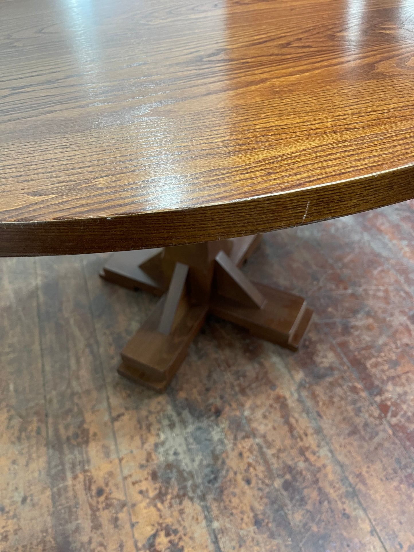 Round pub dining table
