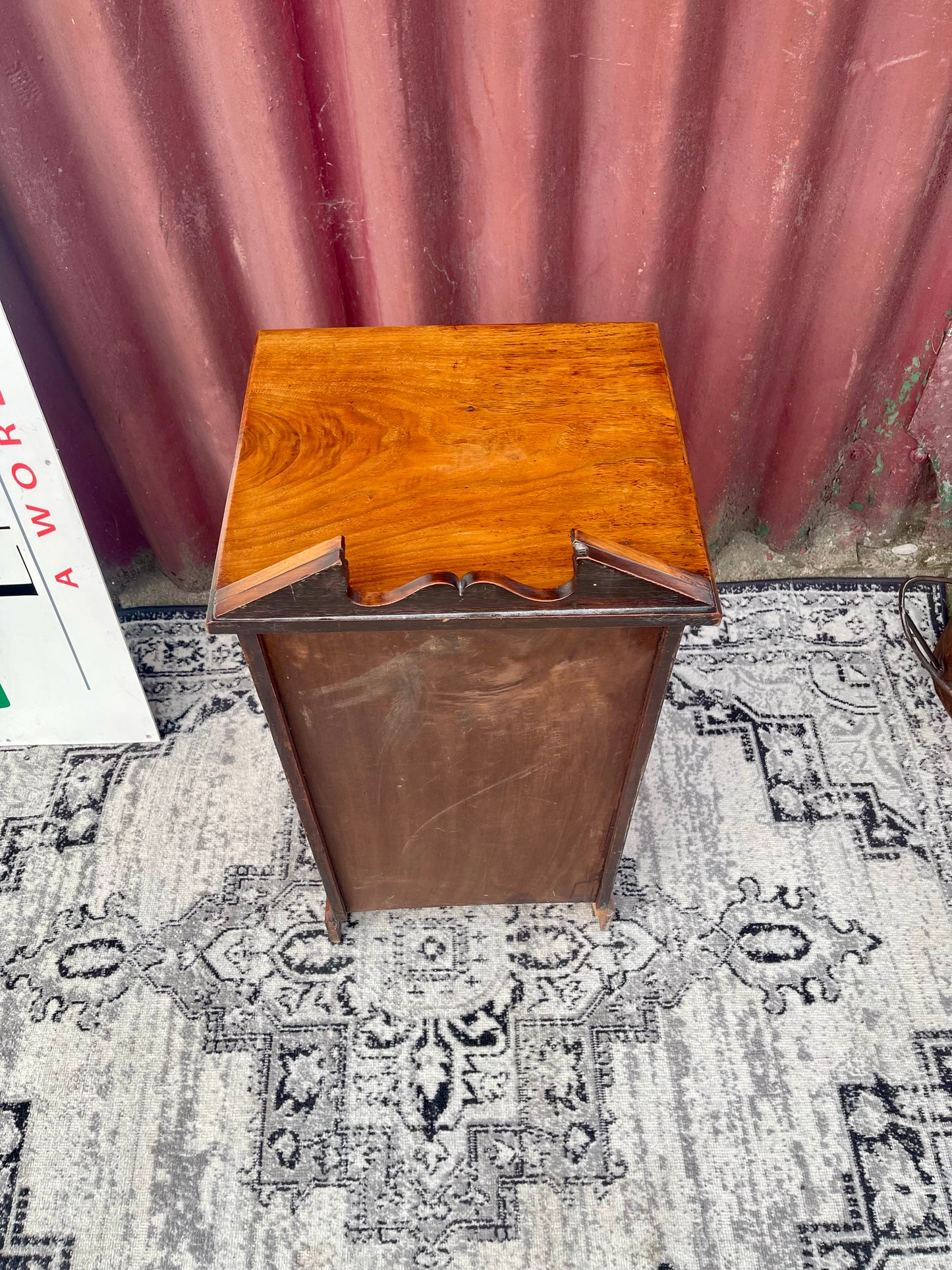 Antique Edwardian Oak Bedside Cabinet Pot Cupboard c.1900 Carved Gallery