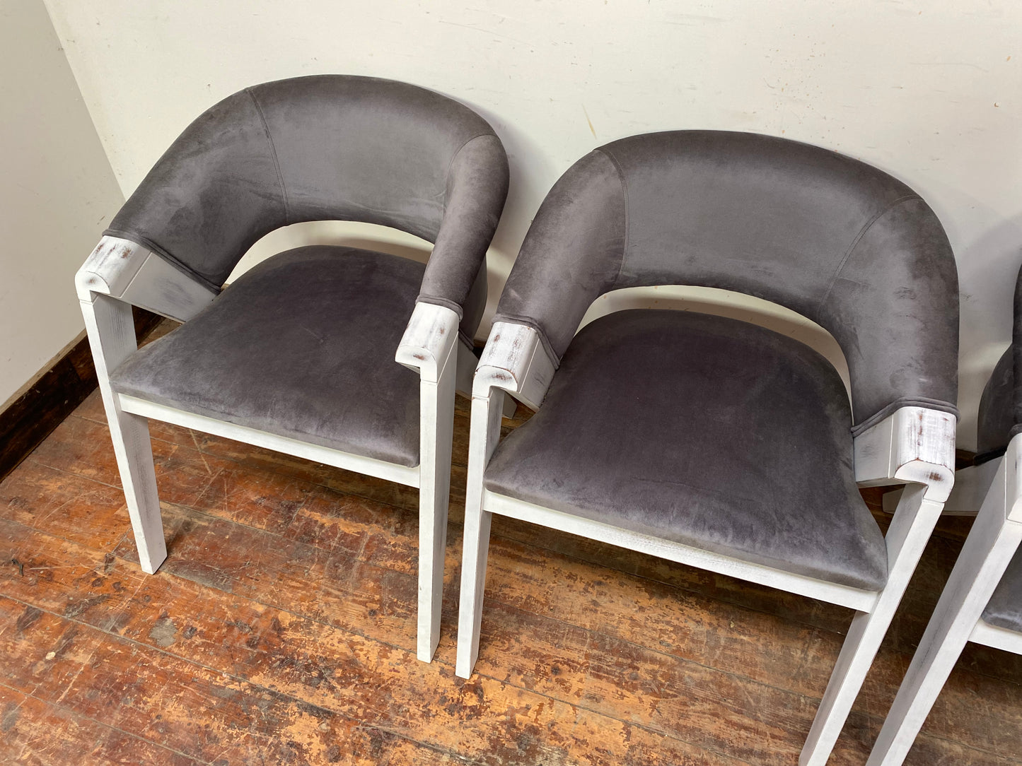 FREE DELIVERY! Glass table and 4 x dining chairs