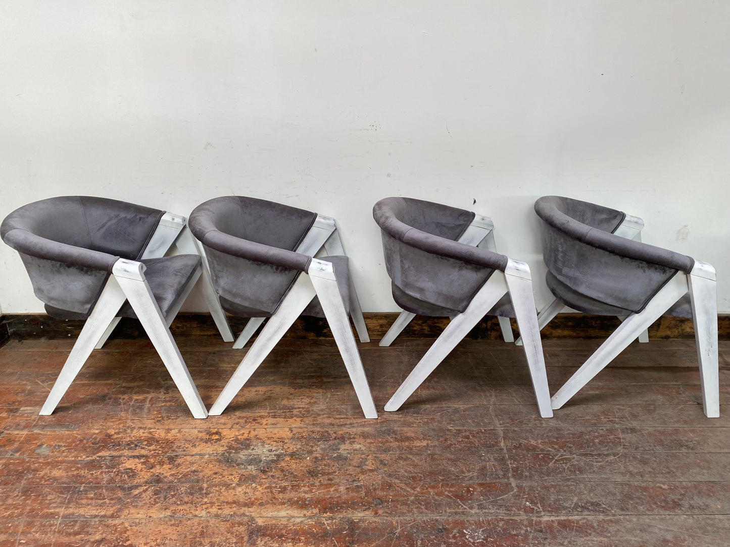 FREE DELIVERY! Glass table and 4 x dining chairs