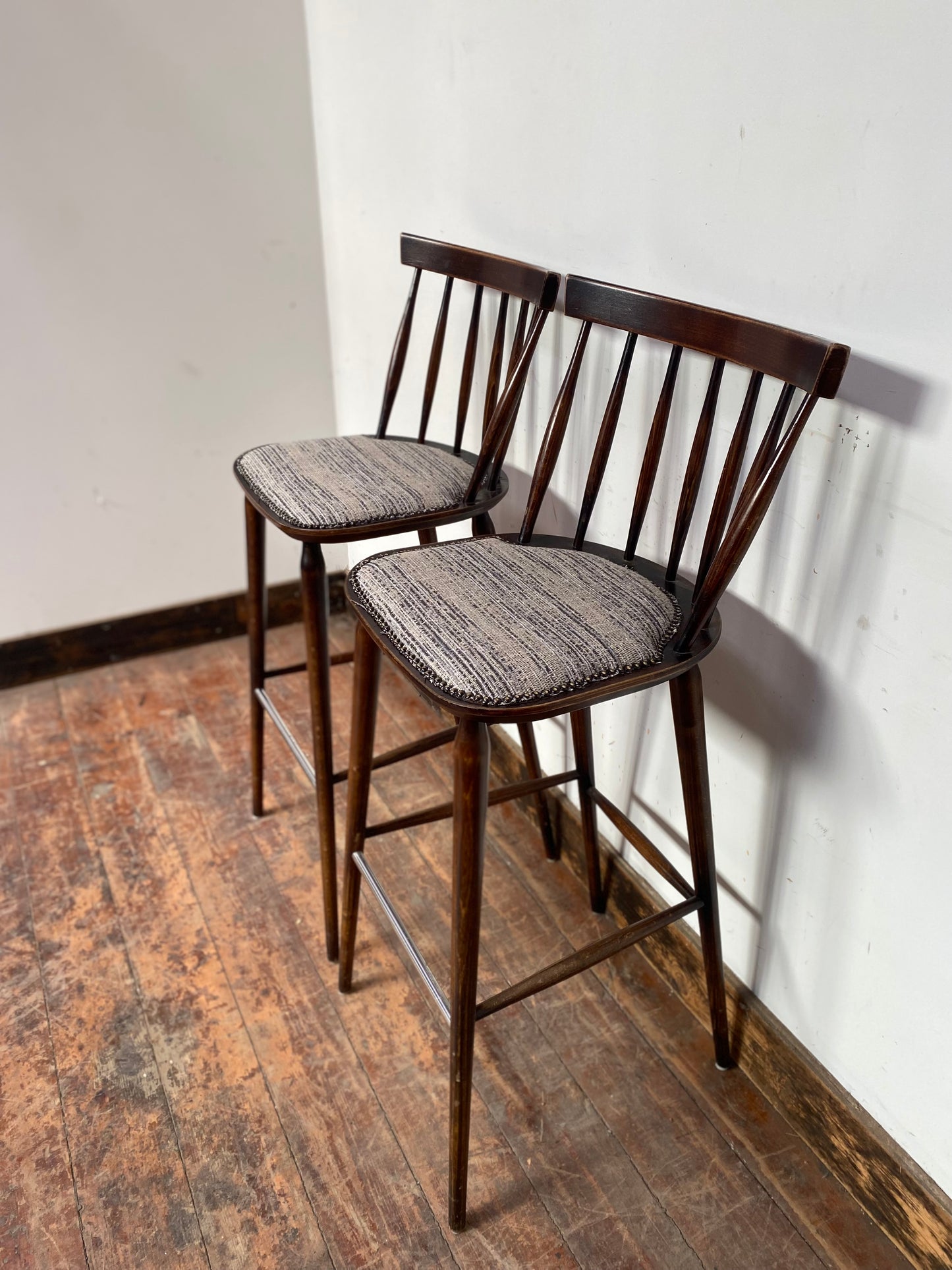 Set of 6 x retro style wooden bar stools