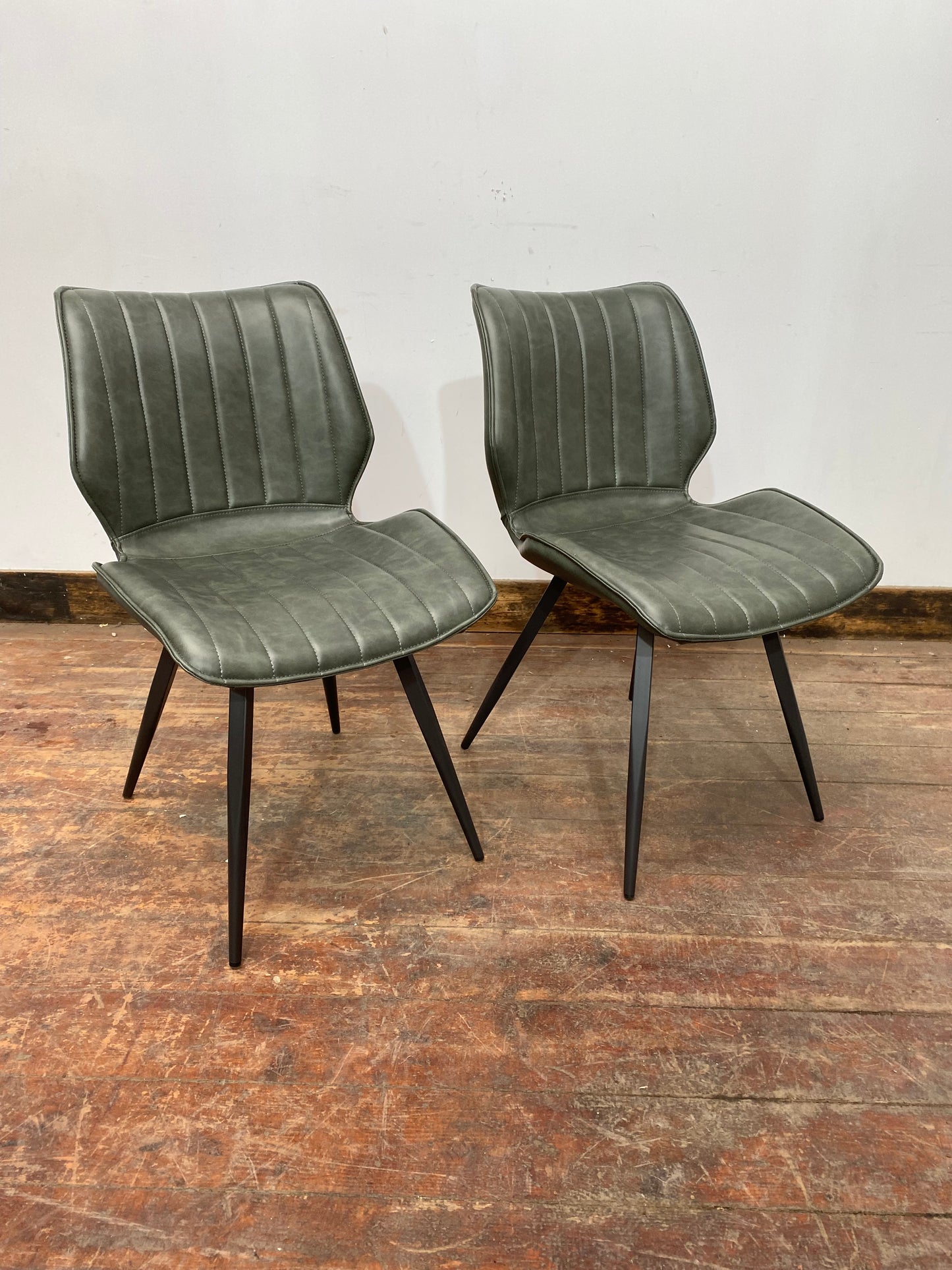 2 Alpha Dining Chairs in Forest Green