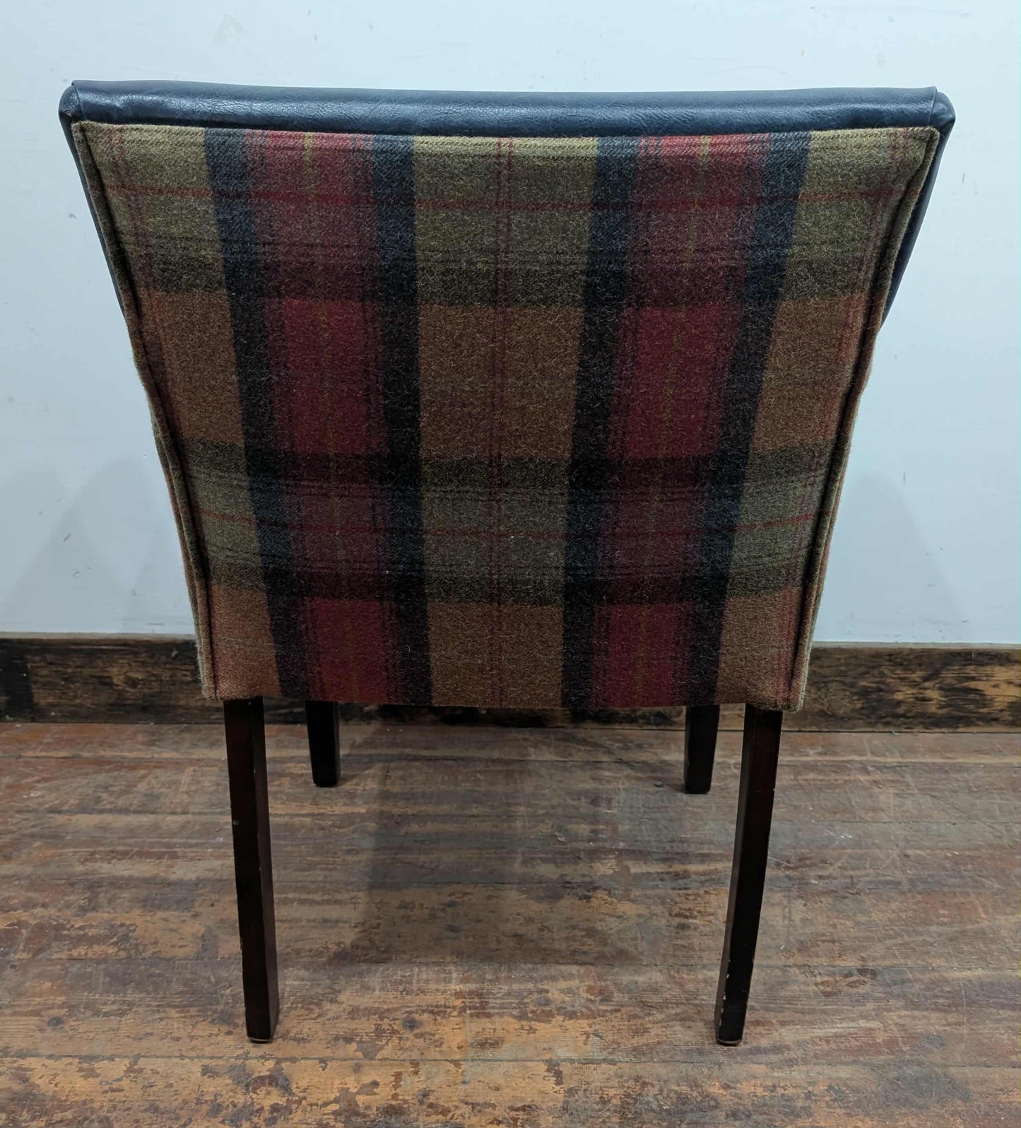 Set of 5 navy faux leather tub chairs / tartan fabric backs / pub seating