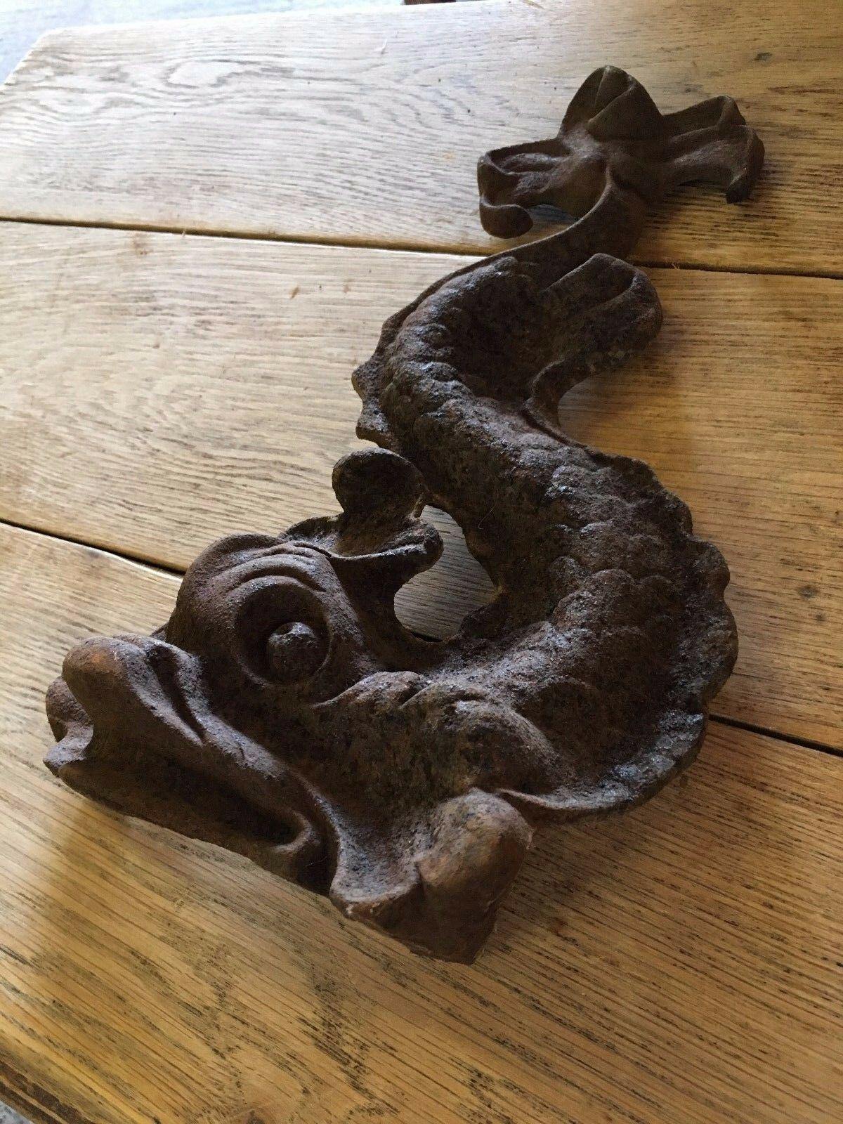 CAST IRON ORNAMENT / FREESTANDING / FIREPLACE DECAL - Browsers Emporium