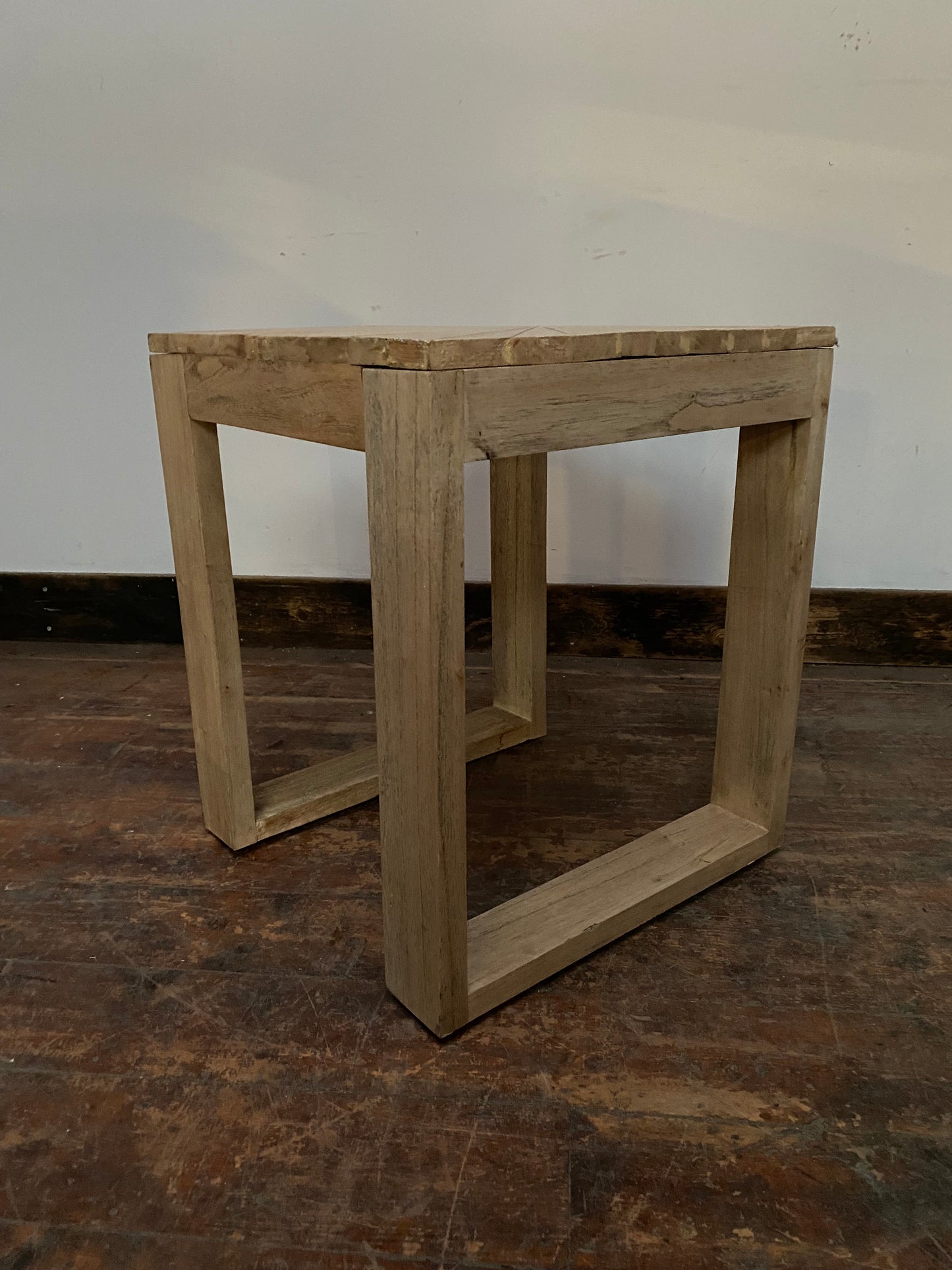 SMALL WOODEN IMPACT COFFEE TABLE