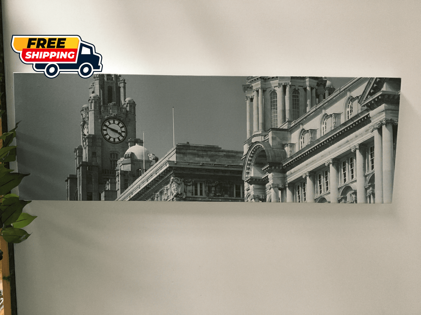 BLACK AND WHITE PICTURE OF LIVERPOOL LIVER BUILDING CLOCK - Browsers Emporium