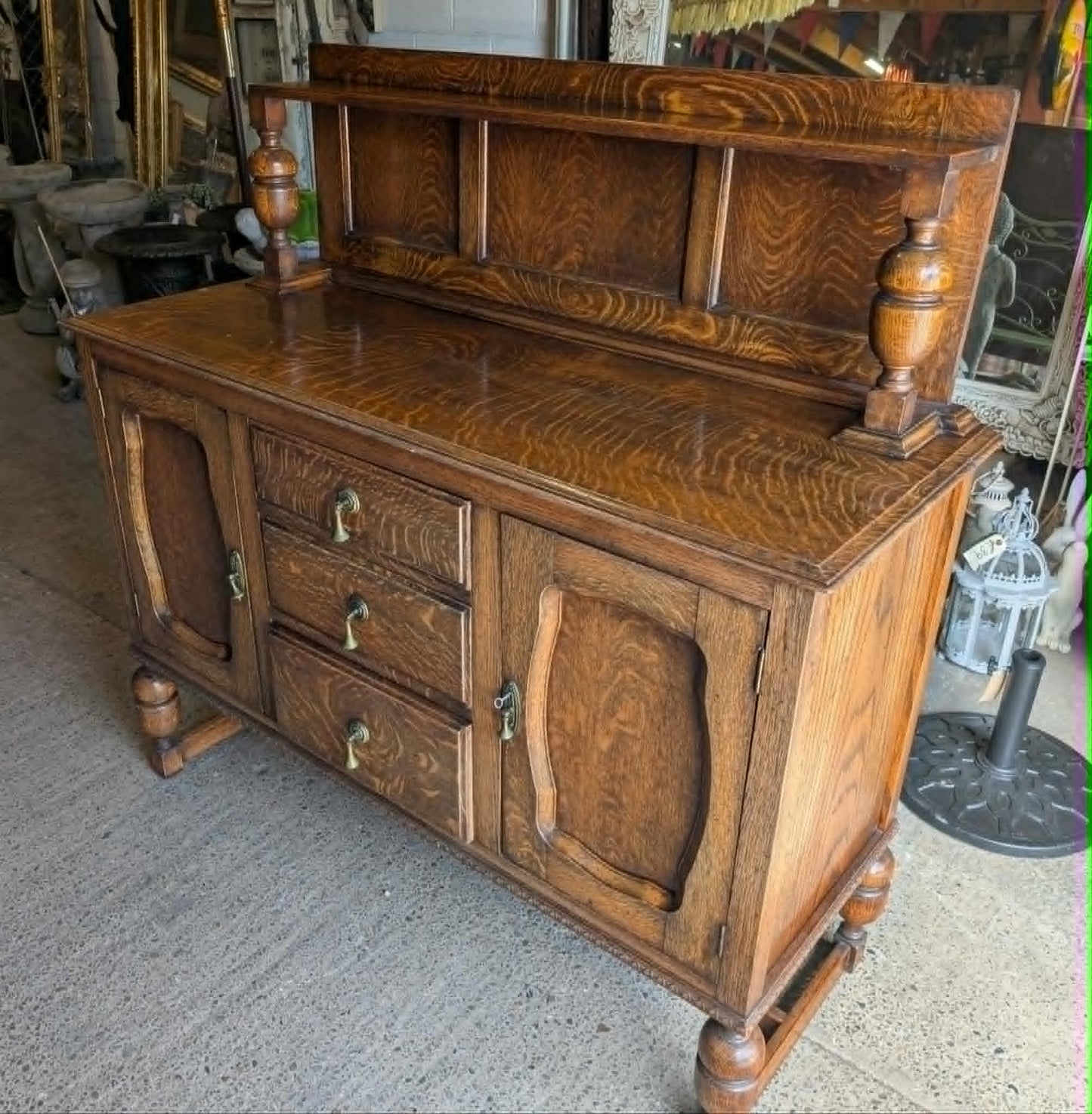 Vintage Oak Dresser / Brass Handles / 3 Drawers / 2 Cabinets