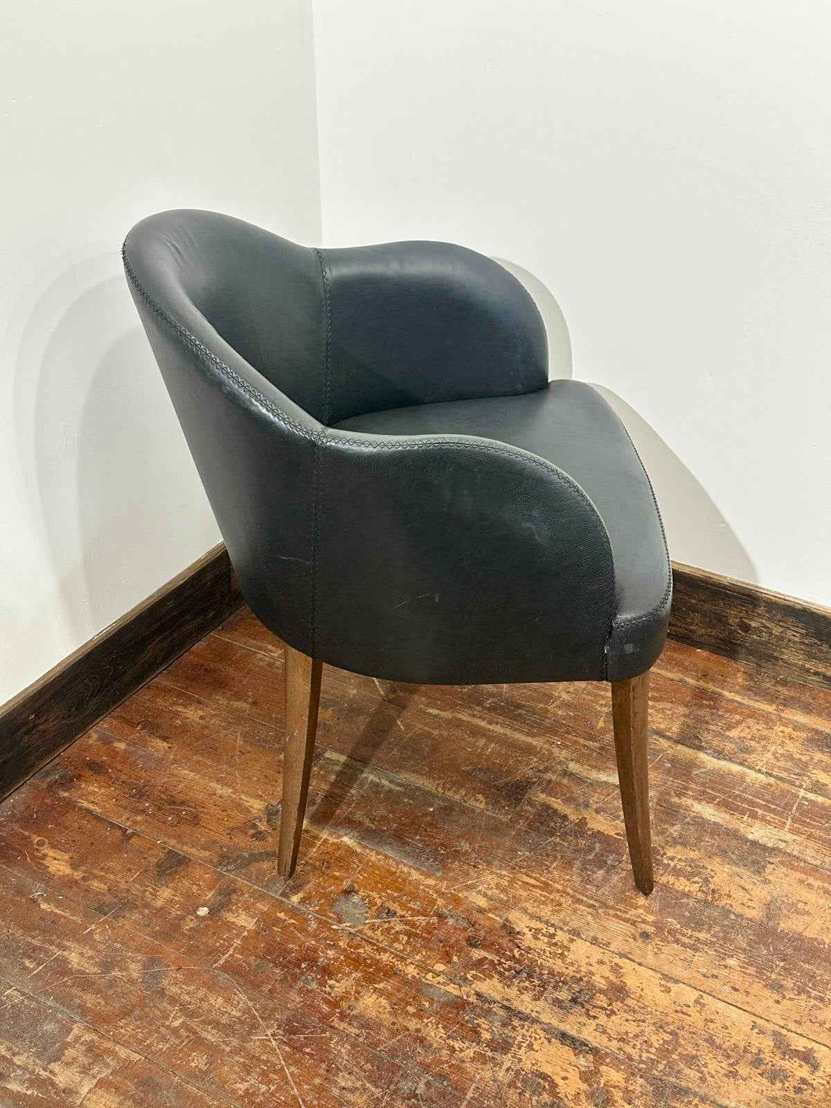 Set of 8 Black Leather Dining / Occasional Chairs Pub Restaurant Bar
