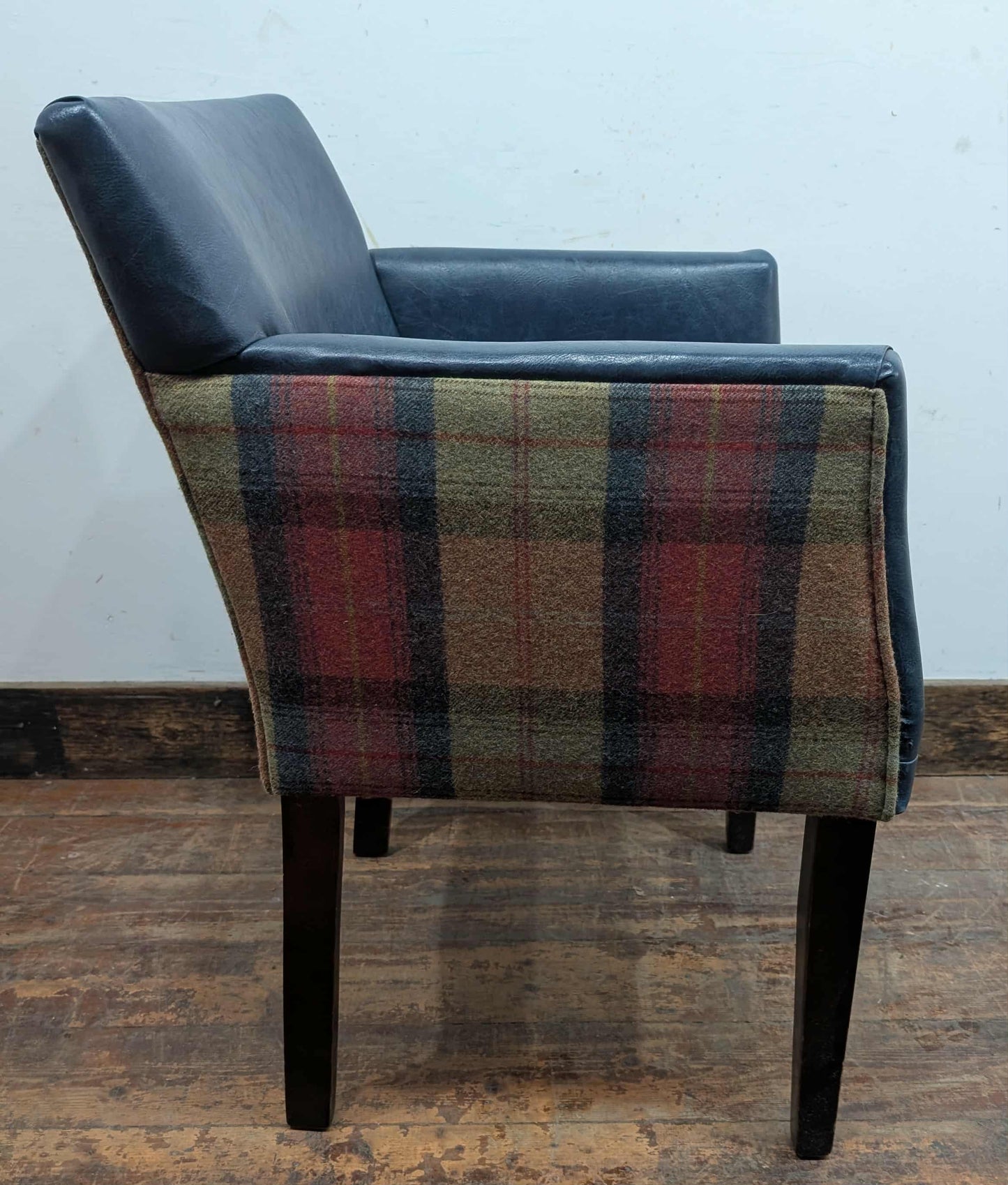 Set of 5 navy faux leather tub chairs / tartan fabric backs / pub seating