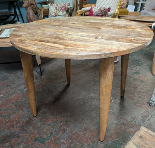 Vintage style round dining table