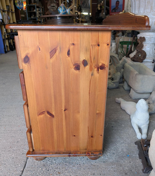 Large Pine Desk / Bedroom Dresser / Eight Drawers
