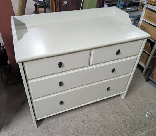 White Chest of Drawers / Dresser / Wood / Bedroom