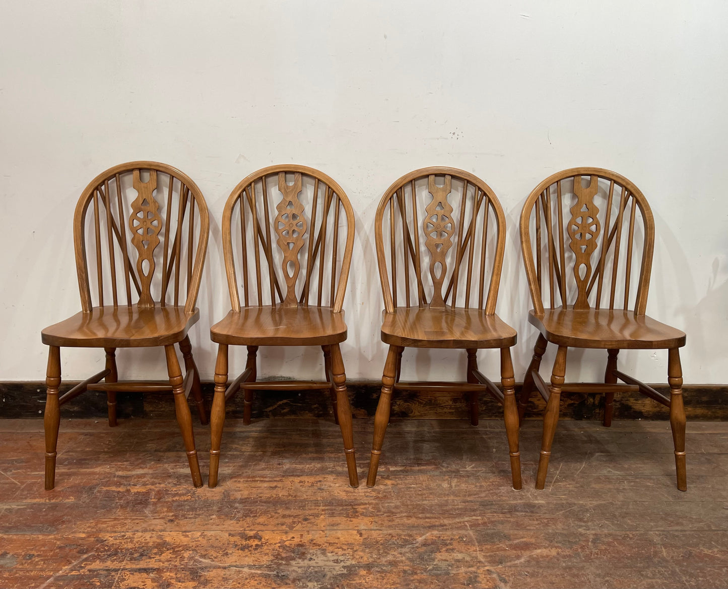 Compact dining table set with 4 chairs - retro style / light wood