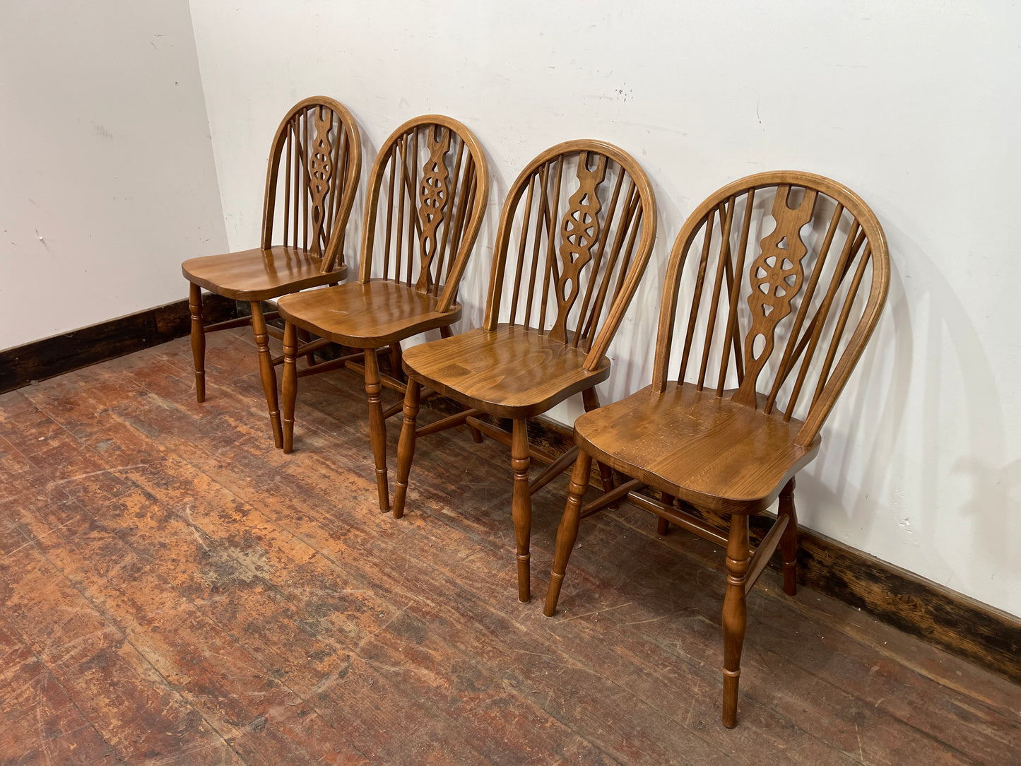 Compact dining table set with 4 chairs - retro style / light wood