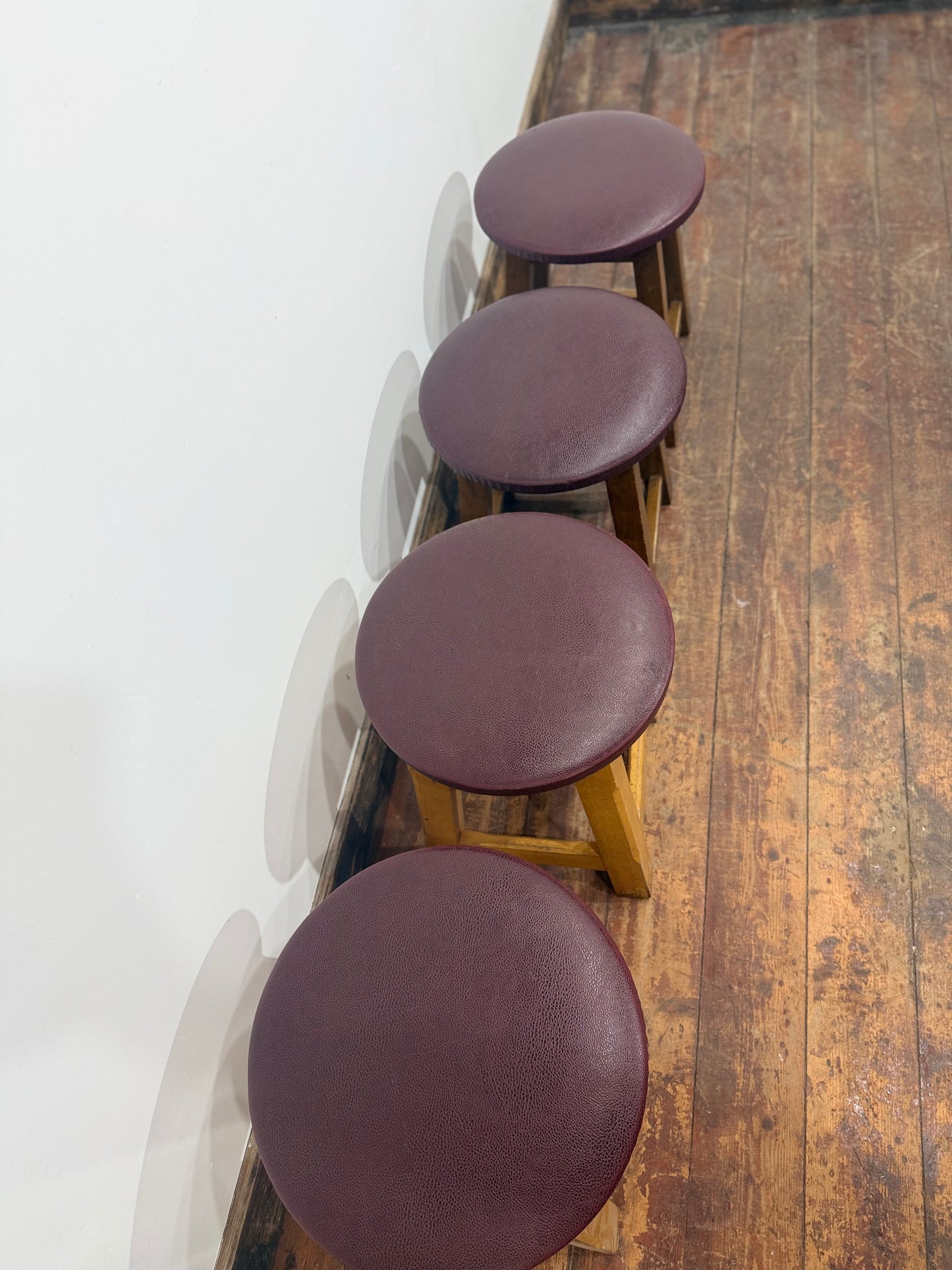 Vintage Wooden Bar Stools – Set of 4 – Burgundy Leather Effect Seats