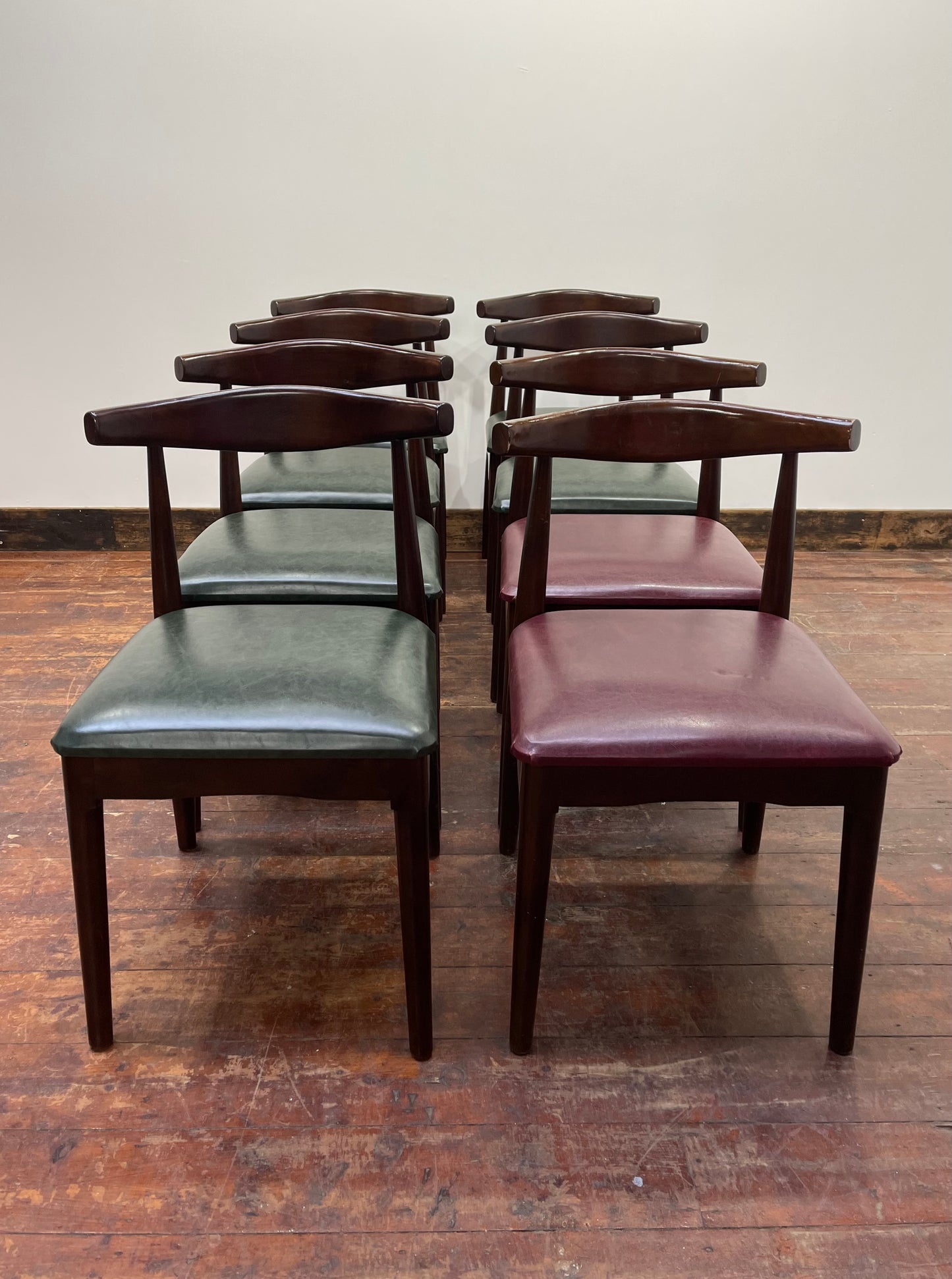 8 stylish retro-style dining chairs dark wood for pub / bar / cafe / restaurant