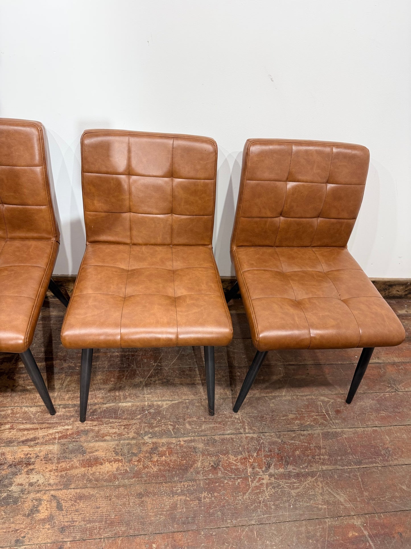 🪑 Set of 4 Tan Faux Leather Dining Chairs – Retro Quilted Upholstery & Black Legs