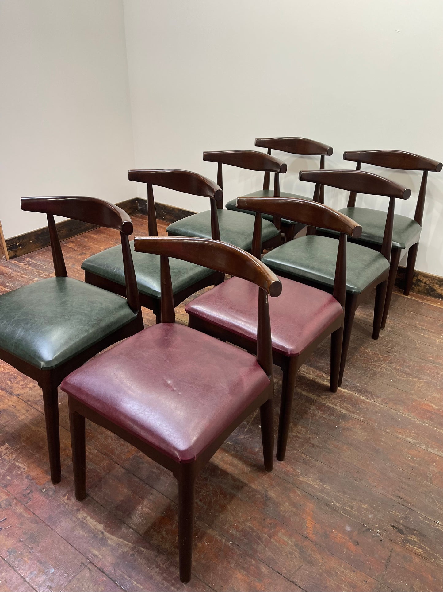 8 stylish retro-style dining chairs dark wood for pub / bar / cafe / restaurant