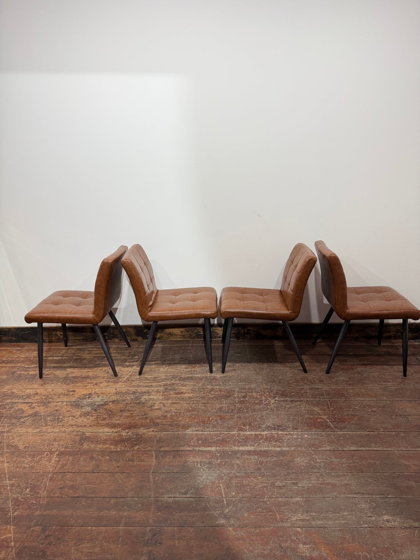 🪑 Set of 4 Tan Faux Leather Dining Chairs – Retro Quilted Upholstery & Black Legs