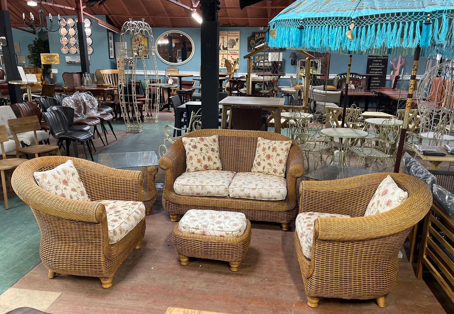 Vintage rattan / wicker furniture set for conservatory (6 items in total)