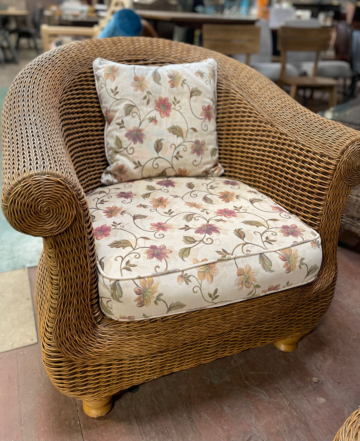 Vintage rattan / wicker furniture set for conservatory (6 items in total)