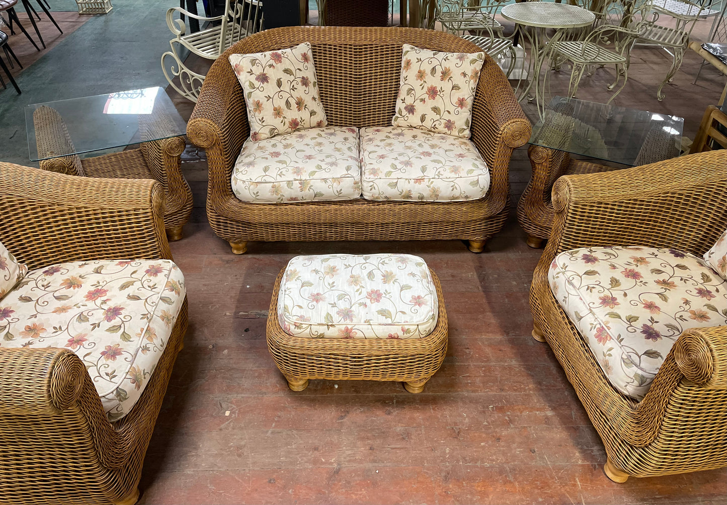 Vintage rattan / wicker furniture set for conservatory (6 items in total)