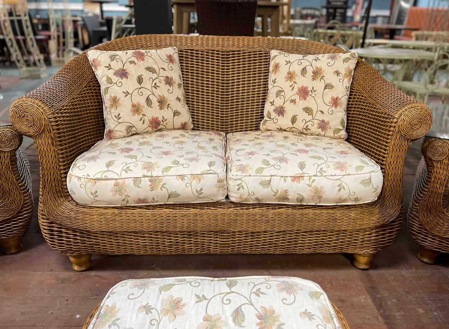 Vintage rattan / wicker furniture set for conservatory (6 items in total)