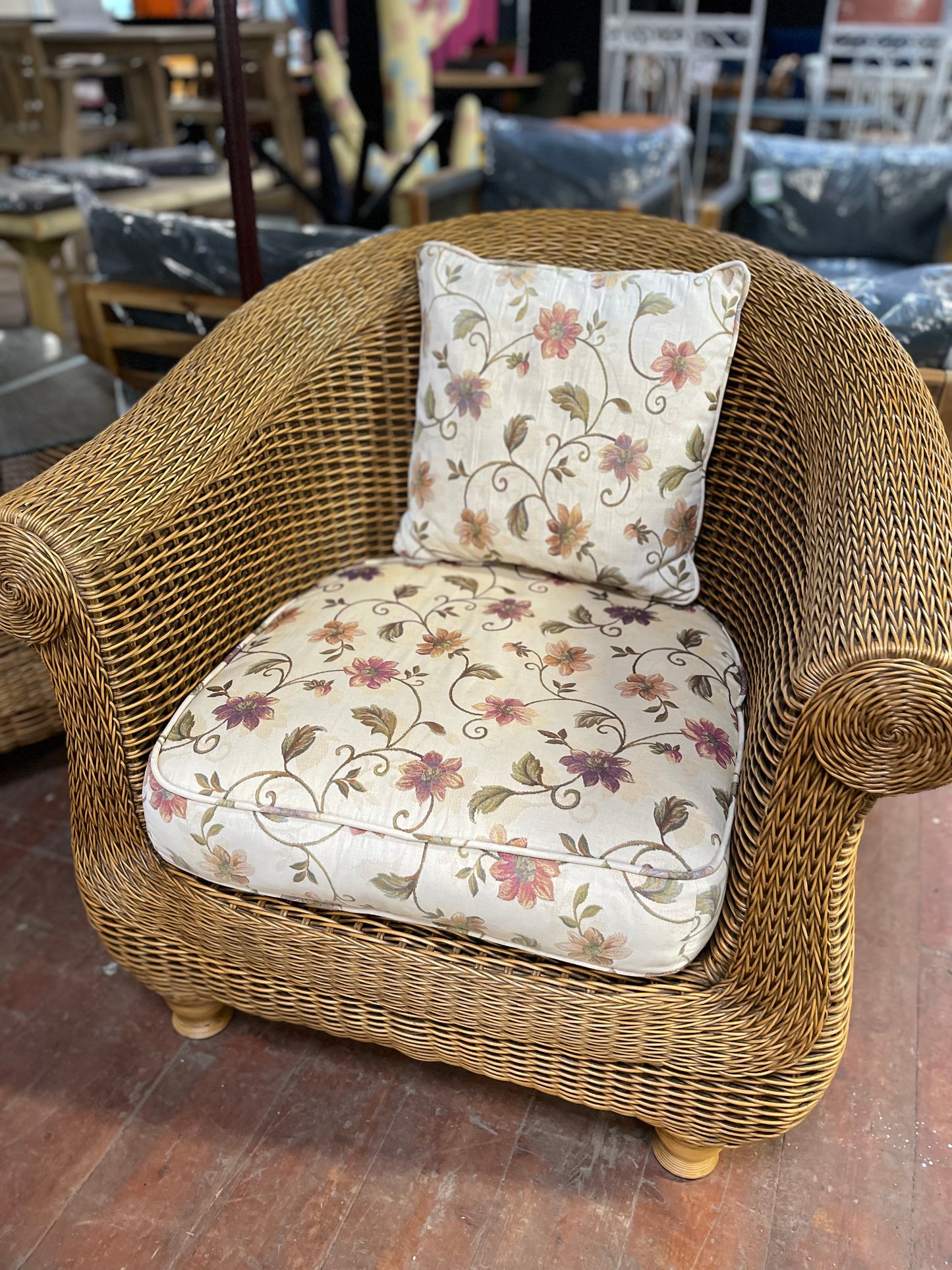 Vintage rattan / wicker furniture set for conservatory (6 items in total)