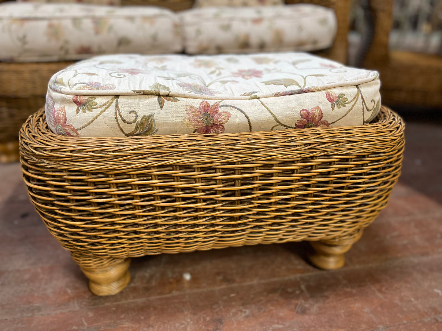 Vintage rattan / wicker furniture set for conservatory (6 items in total)