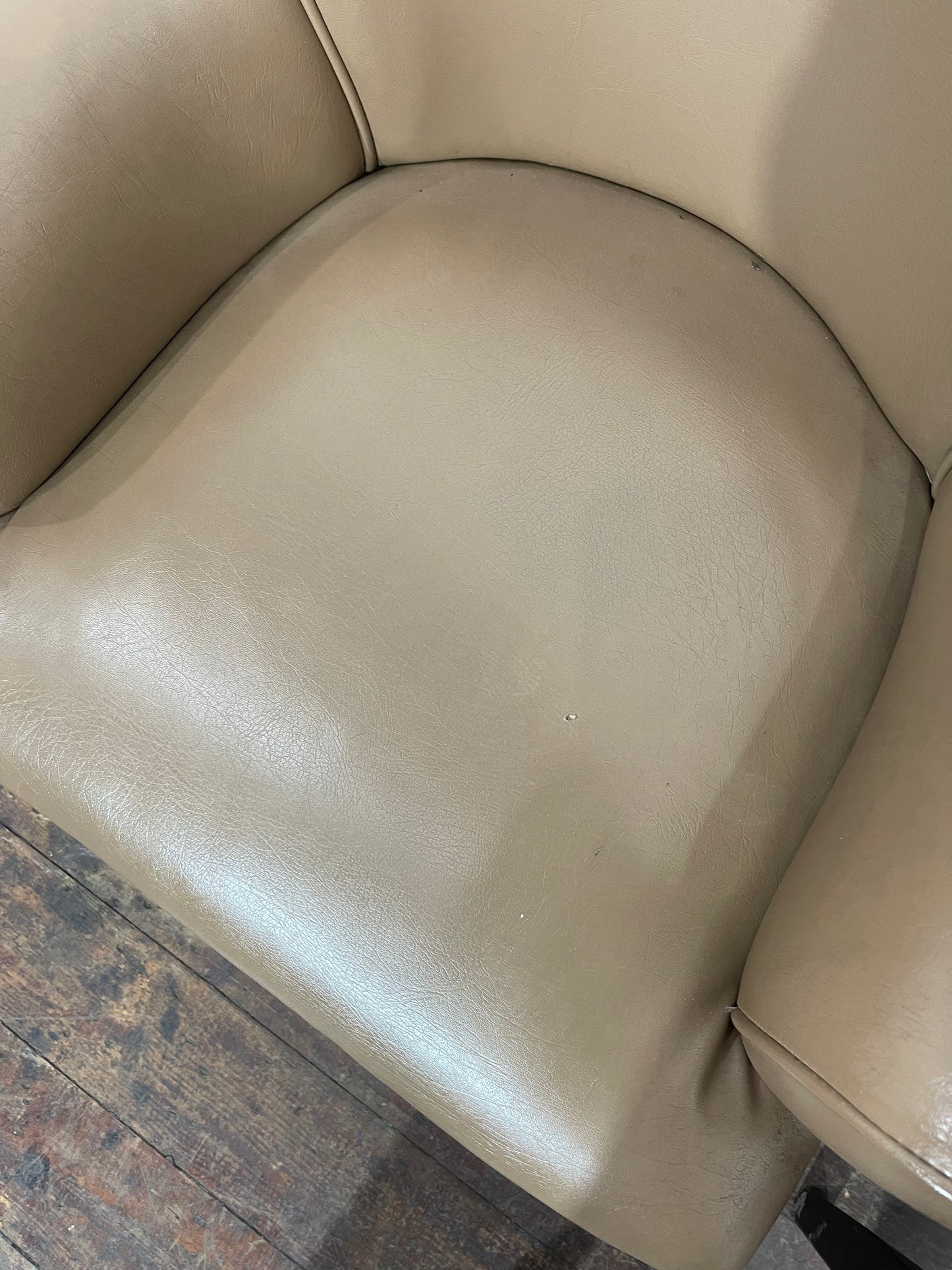 Set of 3 matching dining chairs in light brown faux-leather
