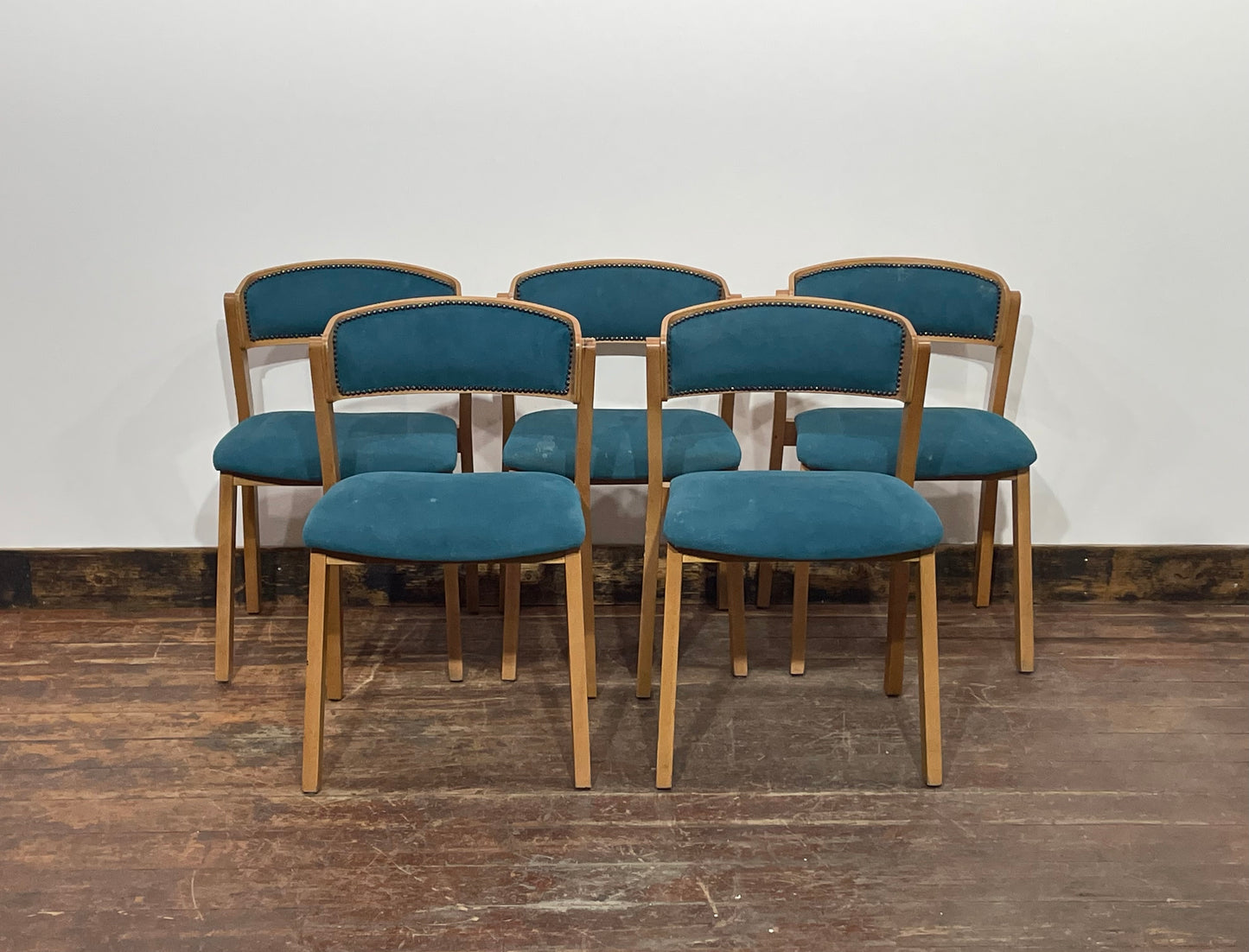 Set of 5 matching dining chairs in light wood with teal / light blue fabric