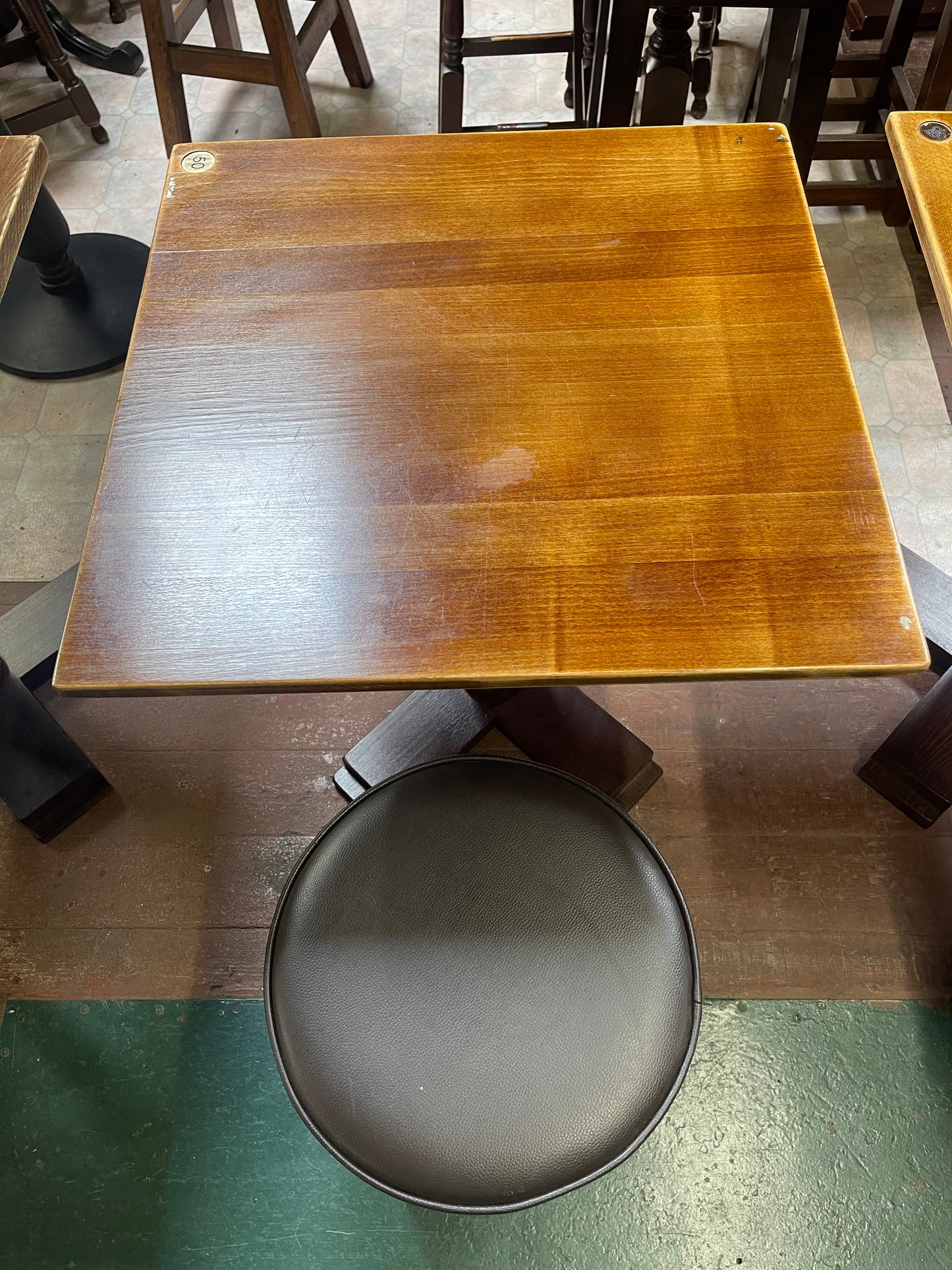 Set of 6 Oak Pub / Restaurant Tables