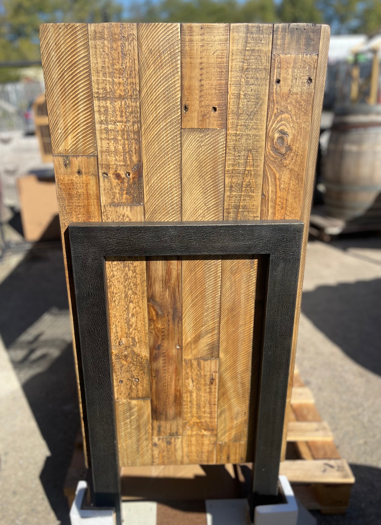 Large modern chest of drawers feat. 9 drawers