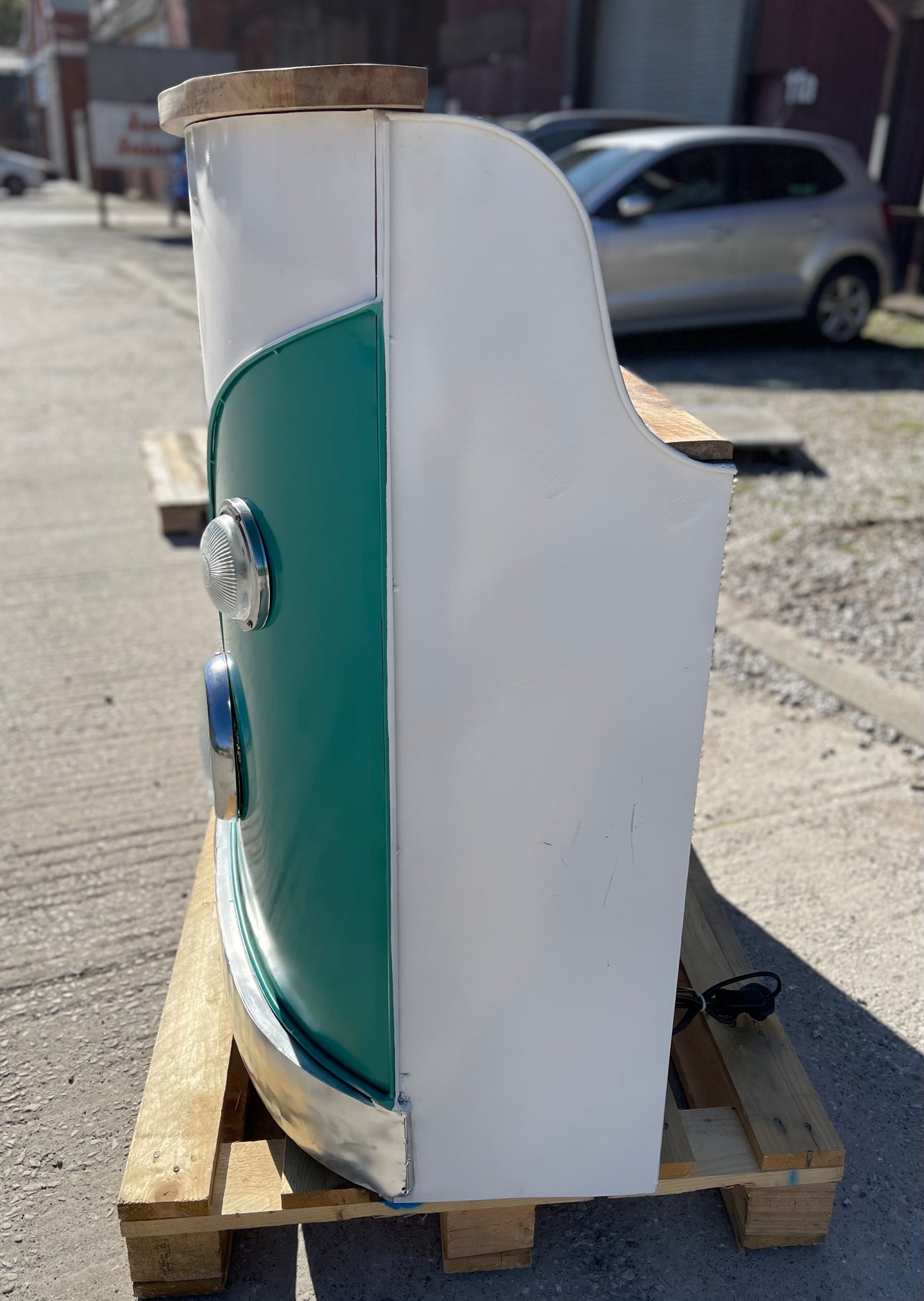 Ex-display retro camper van bar unit orange & green (1 of 2)