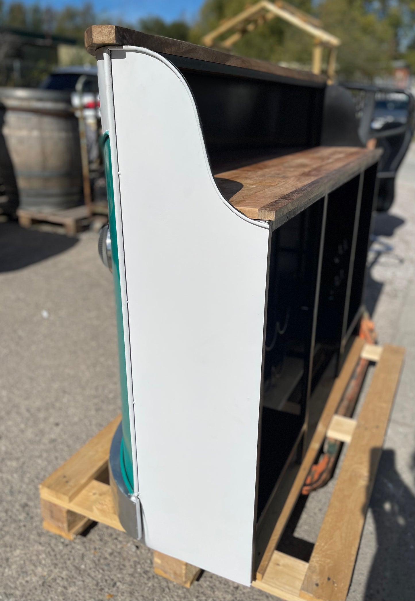 Ex-display retro camper van bar unit orange & green (2 of 2)