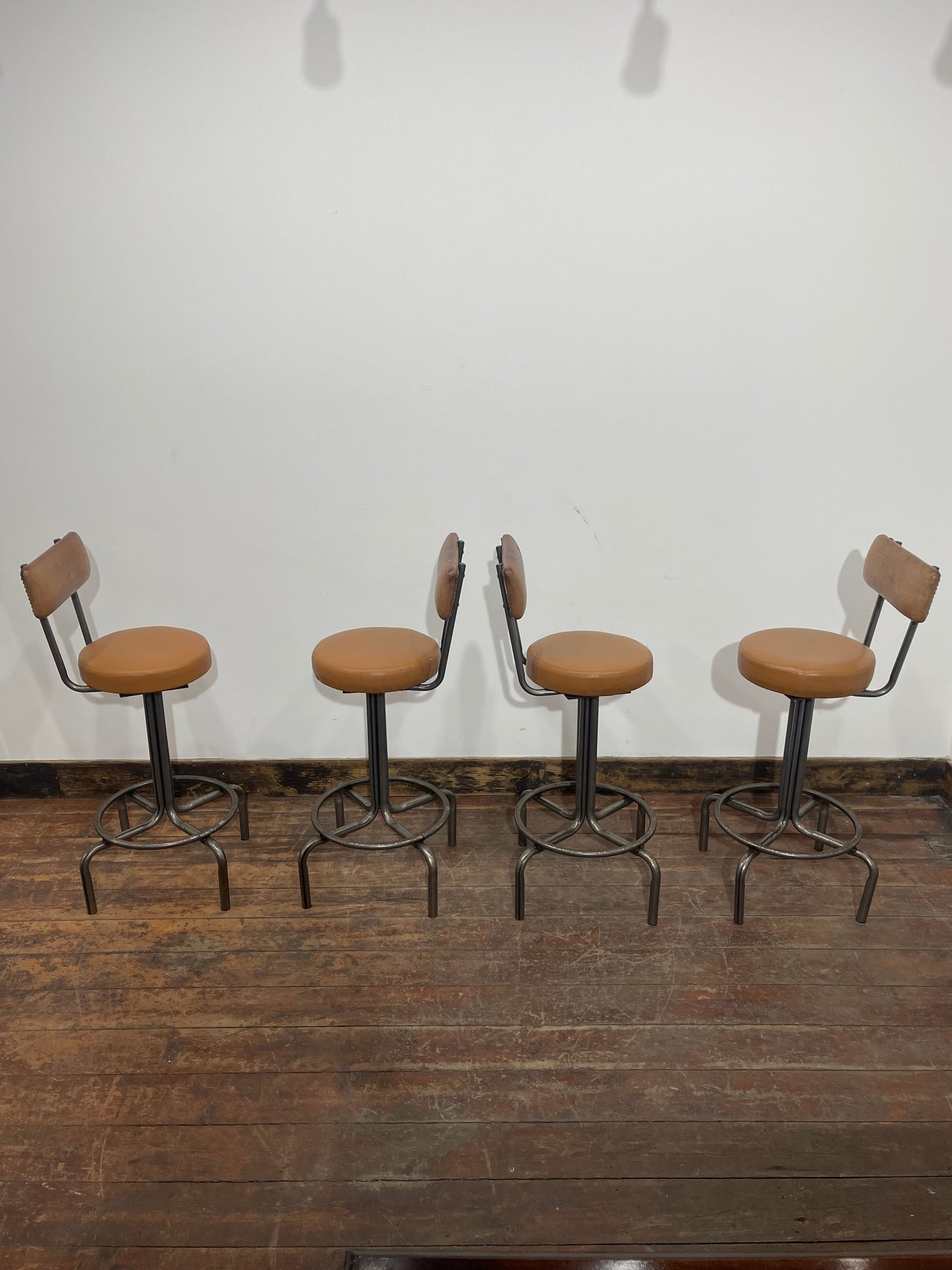 Set of 4 Industrial Style Swivel Bar Stools– Tan Leather Effect & Chrome