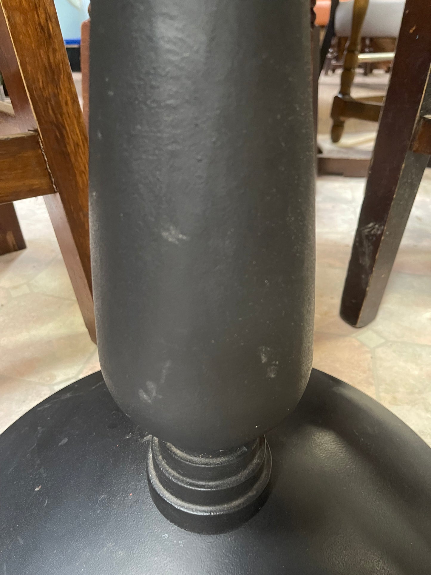 Solid oak round pedestal table