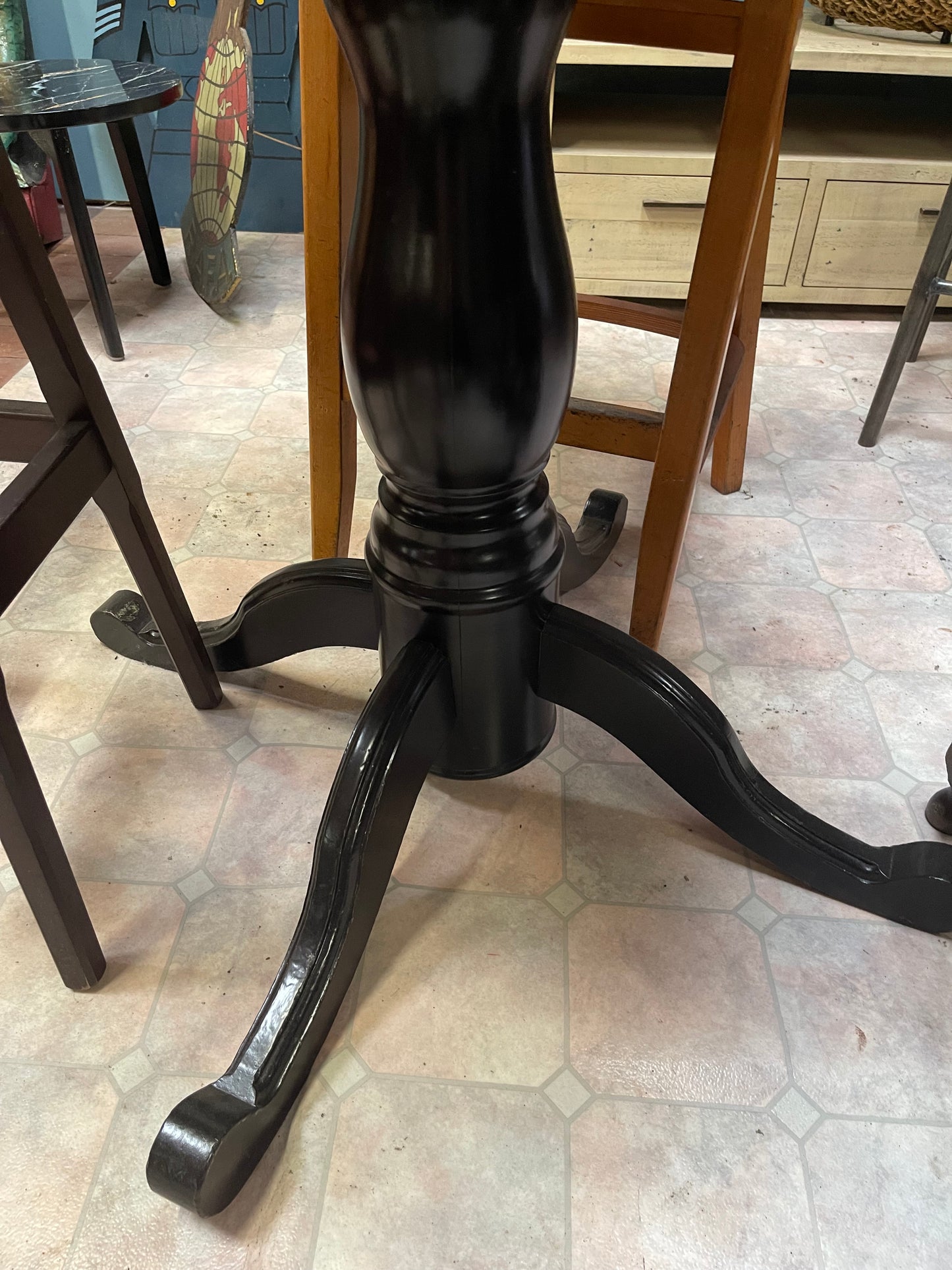 Oval wood poseur table